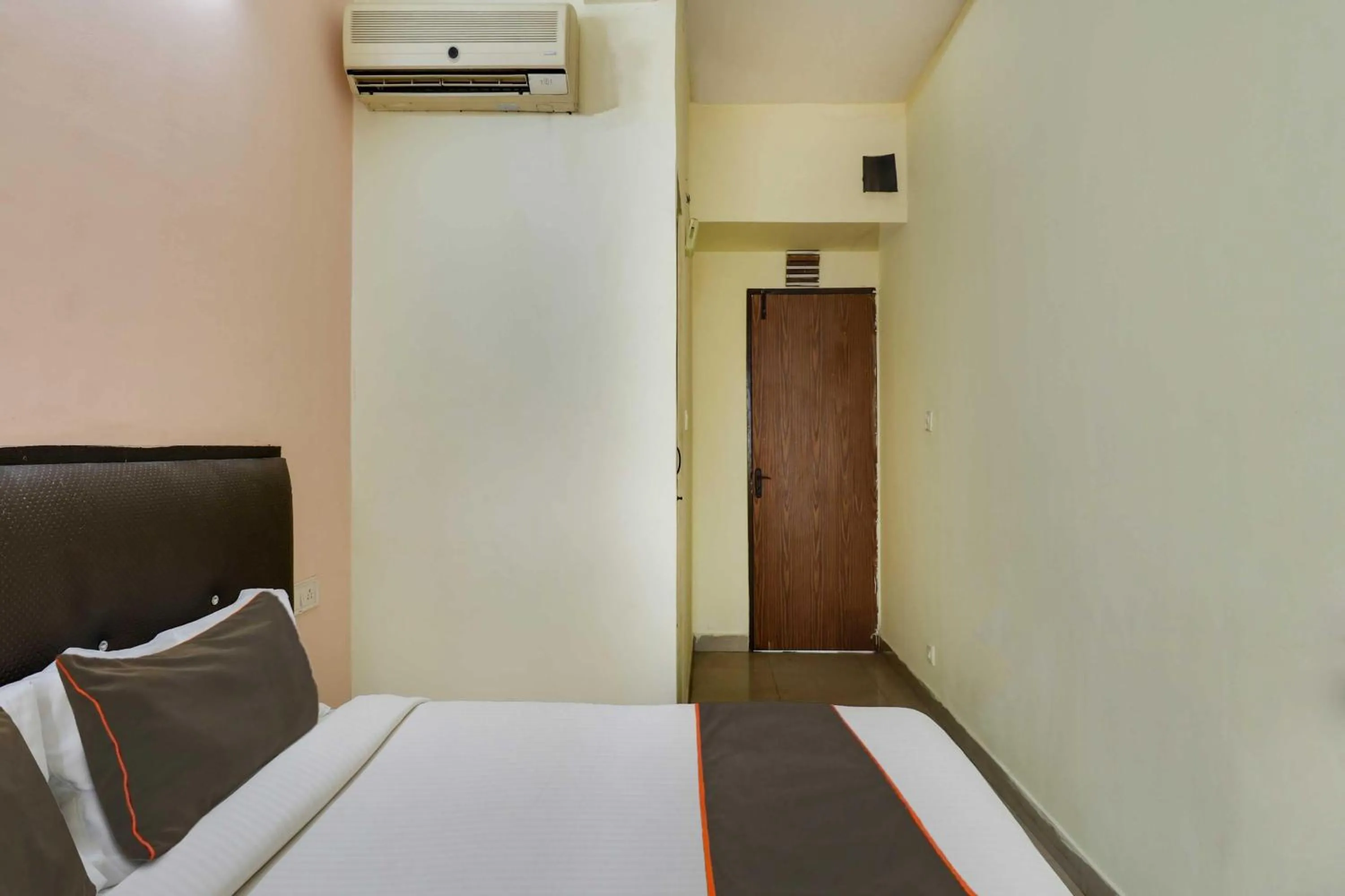 Bedroom, Bed in Hotel O Royal Galaxy