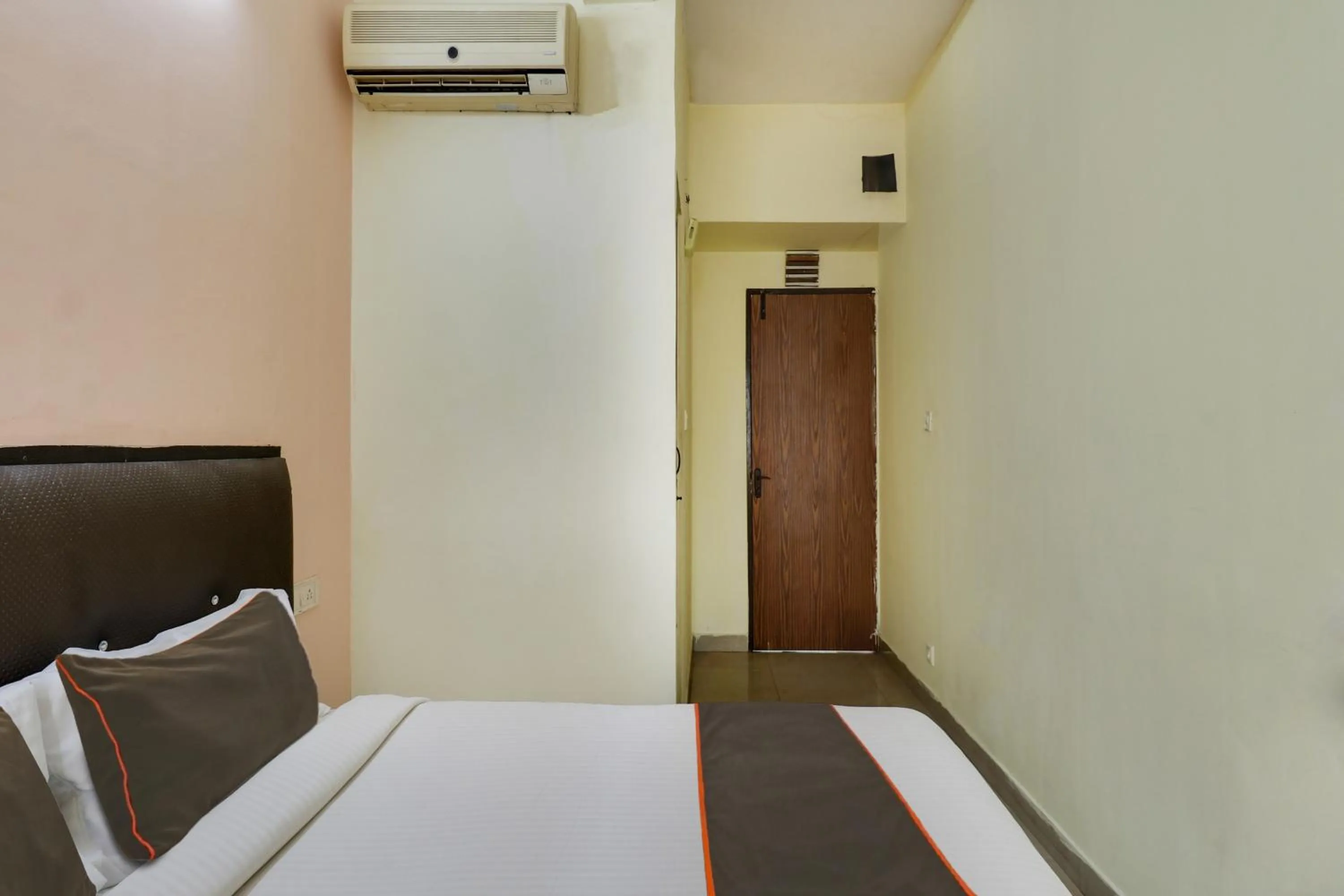 Bedroom, Bed in Hotel O Royal Galaxy