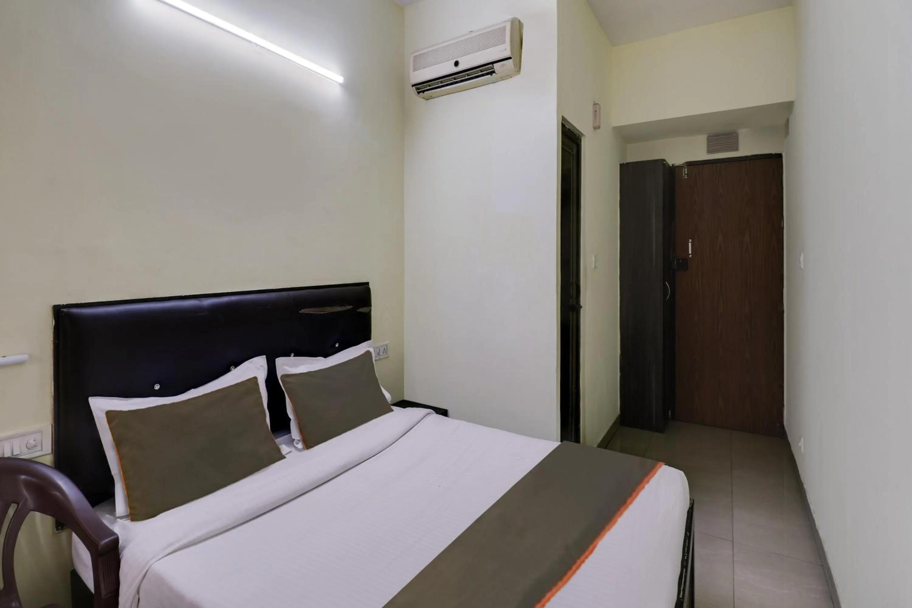 Bedroom, Bed in Hotel O Royal Galaxy