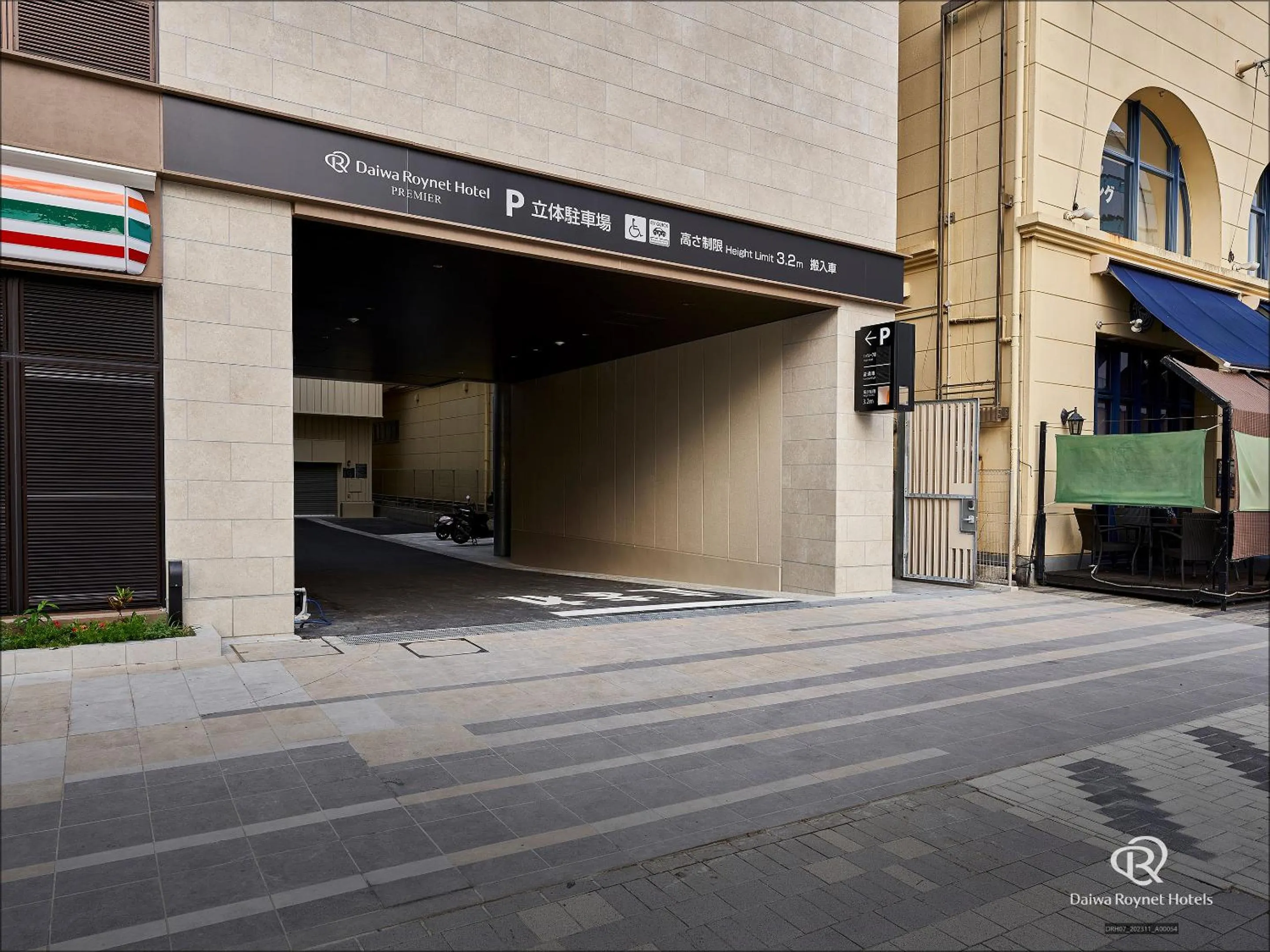 Parking in Daiwa Roynet Hotel NAHA-OMOROMACHI PREMIER