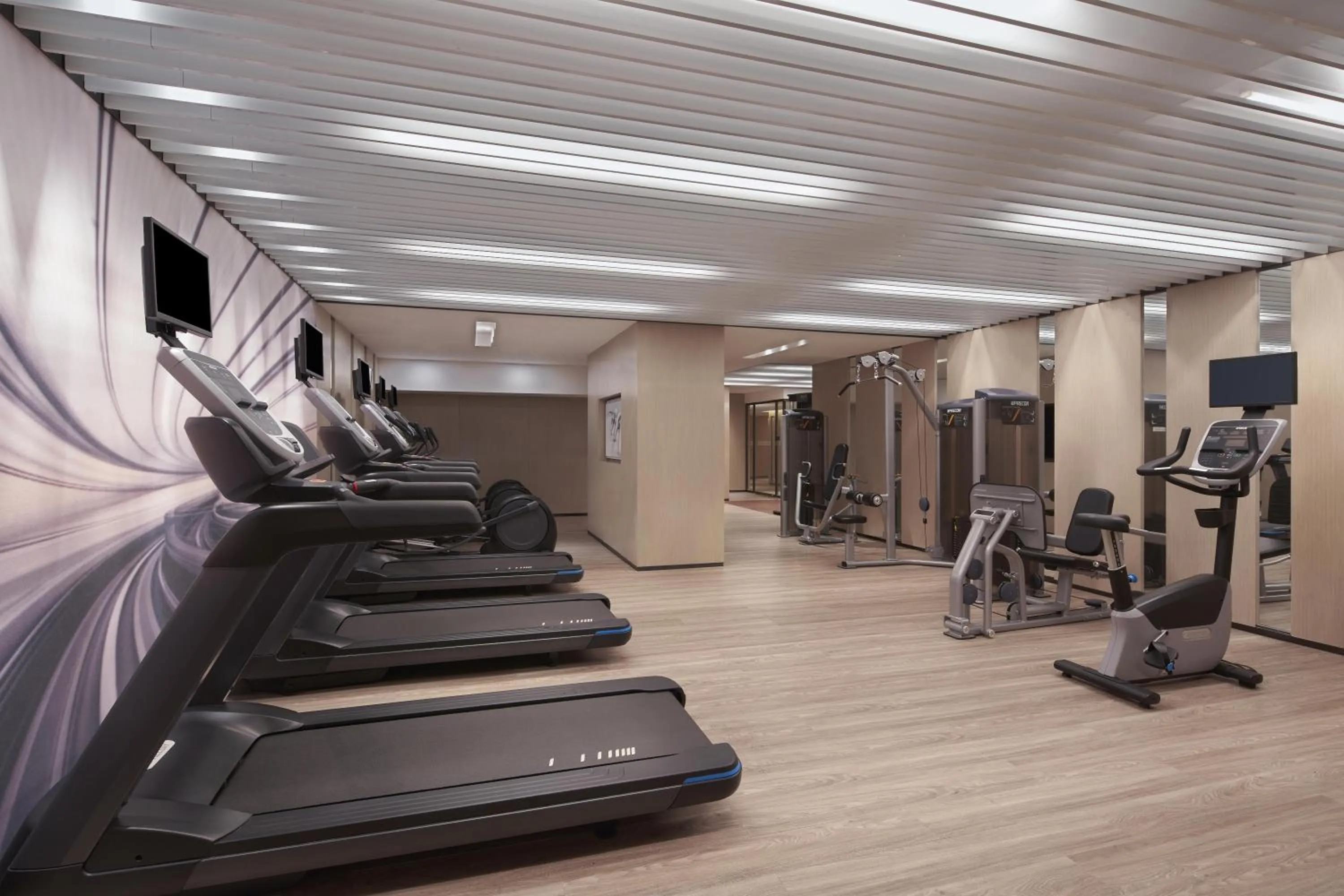 Fitness centre/facilities in Courtyard by Marriott Hangzhou Xihu