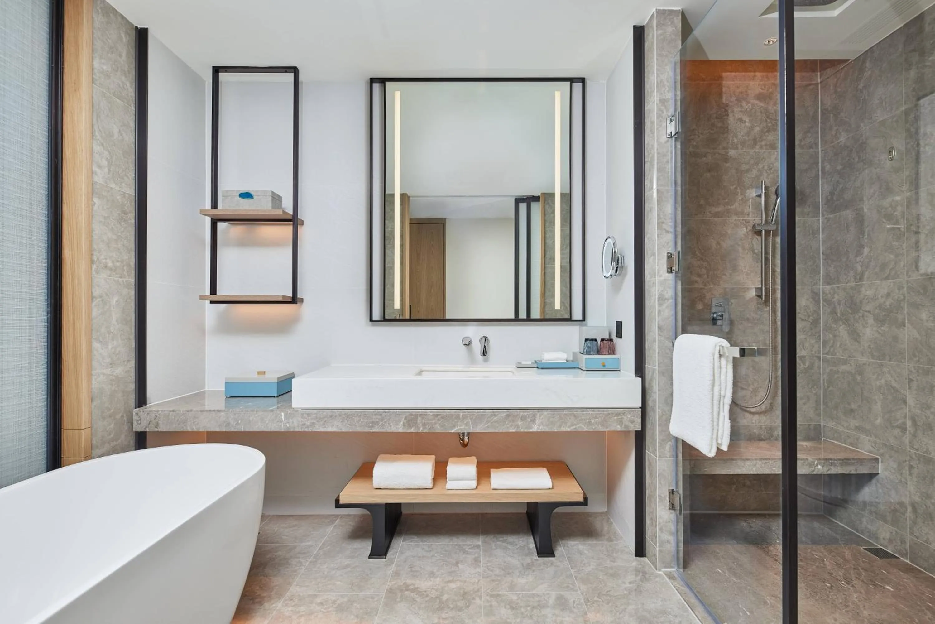 Toilet in Delta Hotels by Marriott Jiuzhaigou