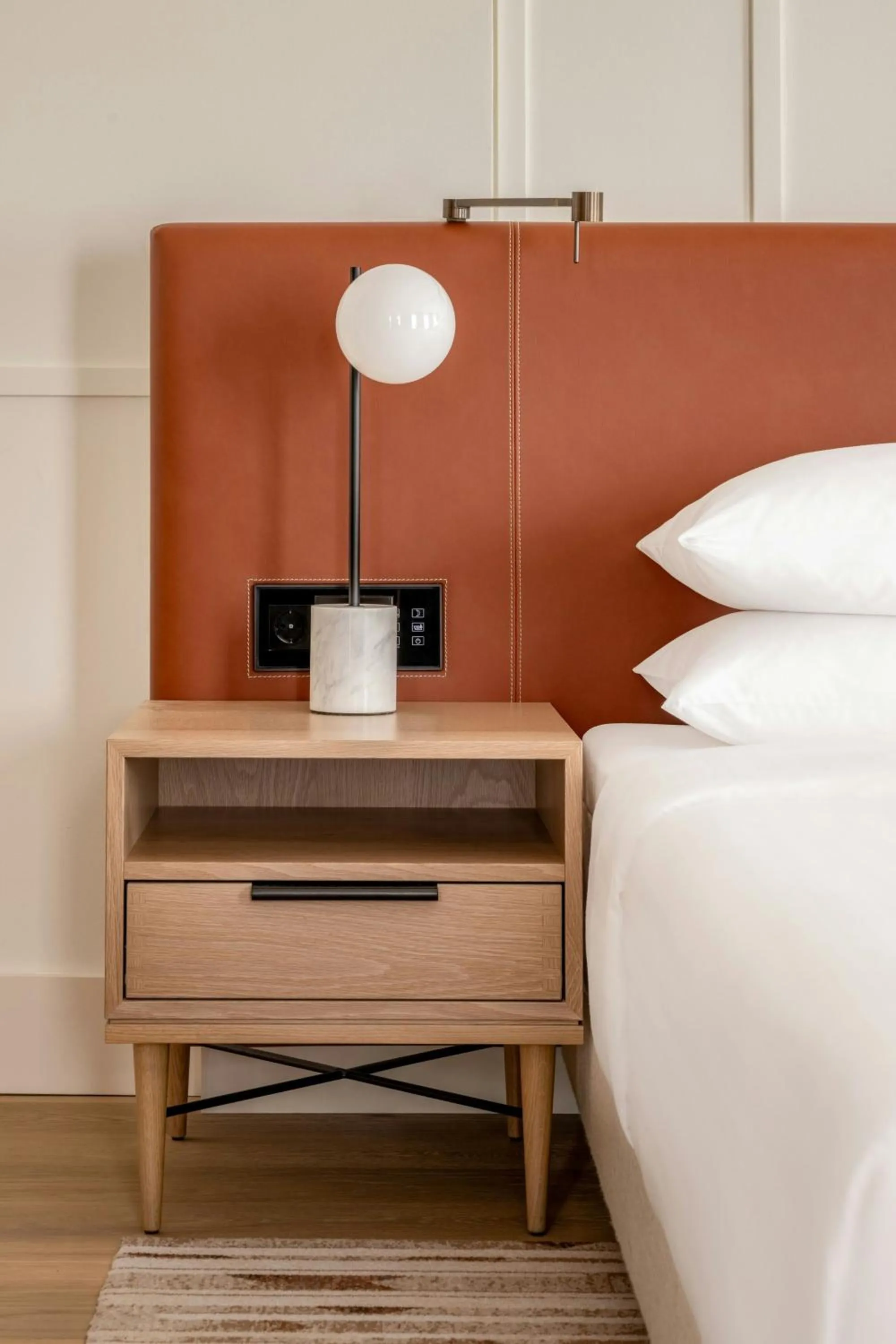 Photo of the whole room, Bed in Munich Marriott Hotel City West