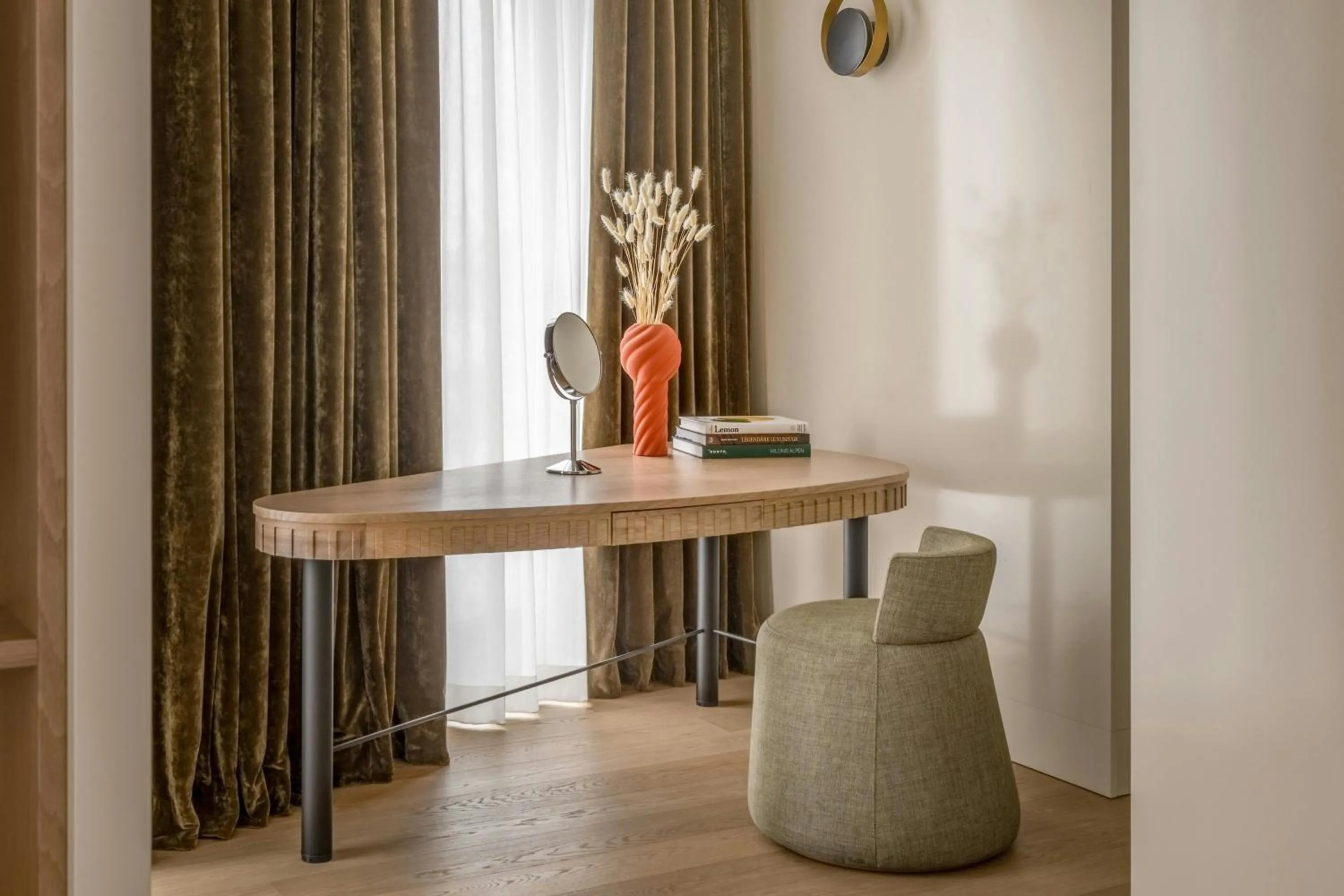 Photo of the whole room in Munich Marriott Hotel City West