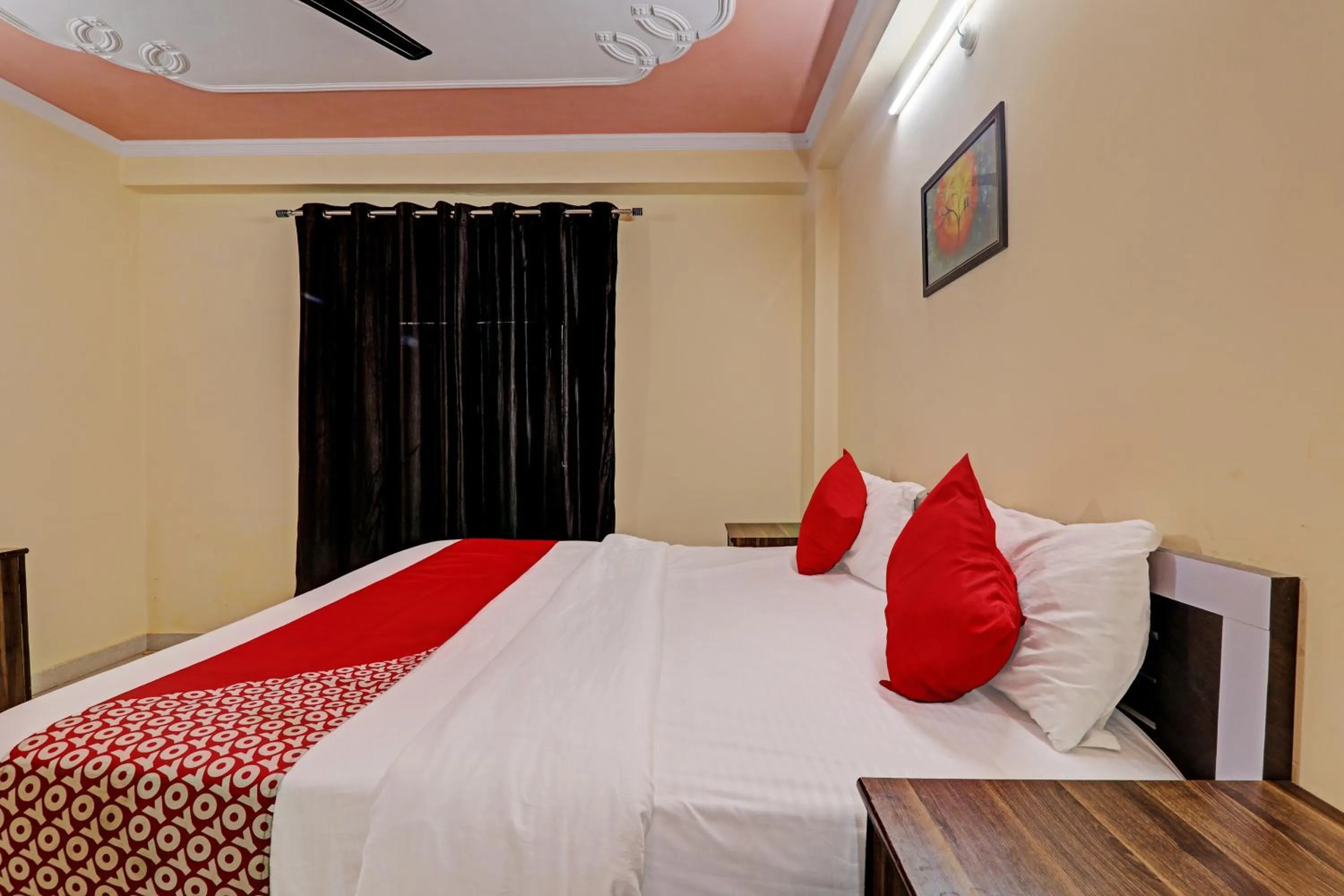 Bedroom in Hotel O Fort INN