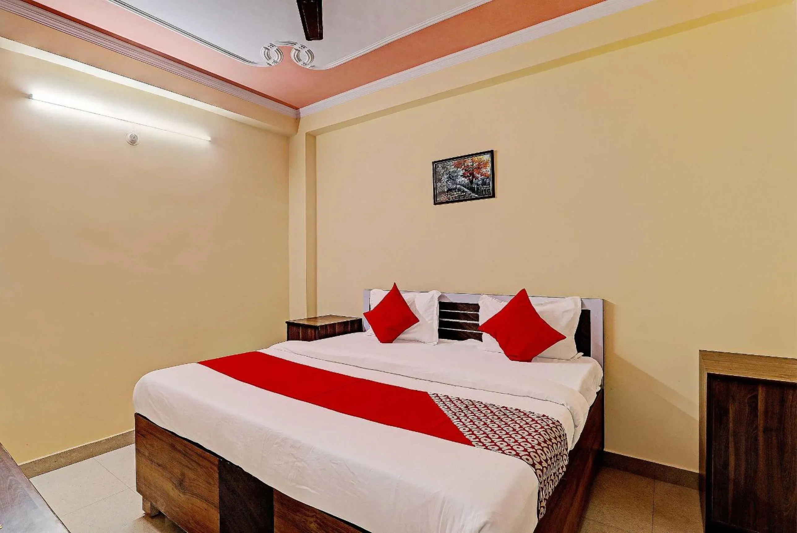 Bedroom in Hotel O Fort INN