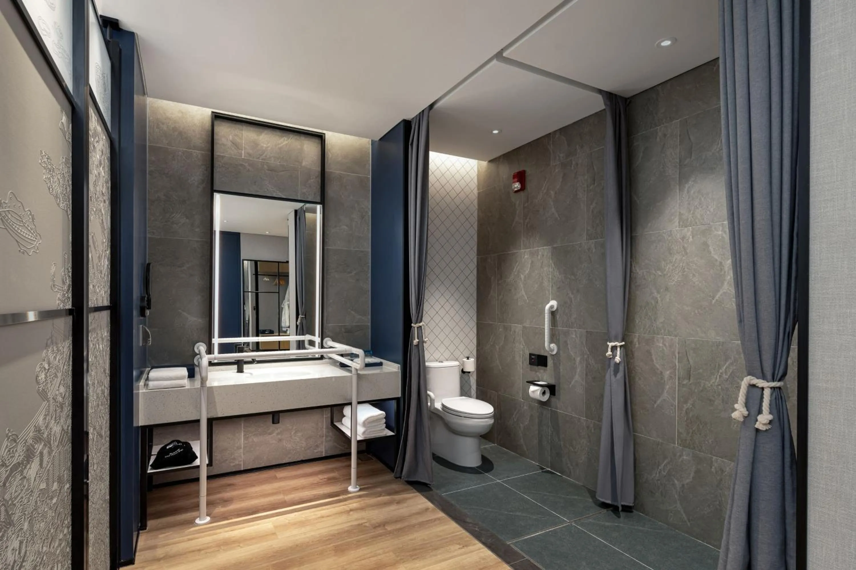 Bathroom in Aloft Yantai