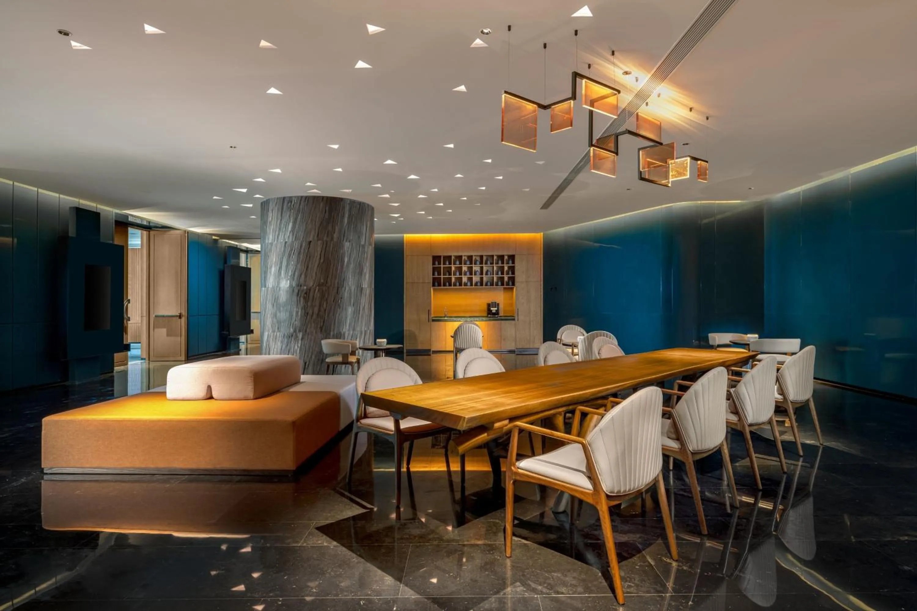 Lounge or bar in The Westin Yantai