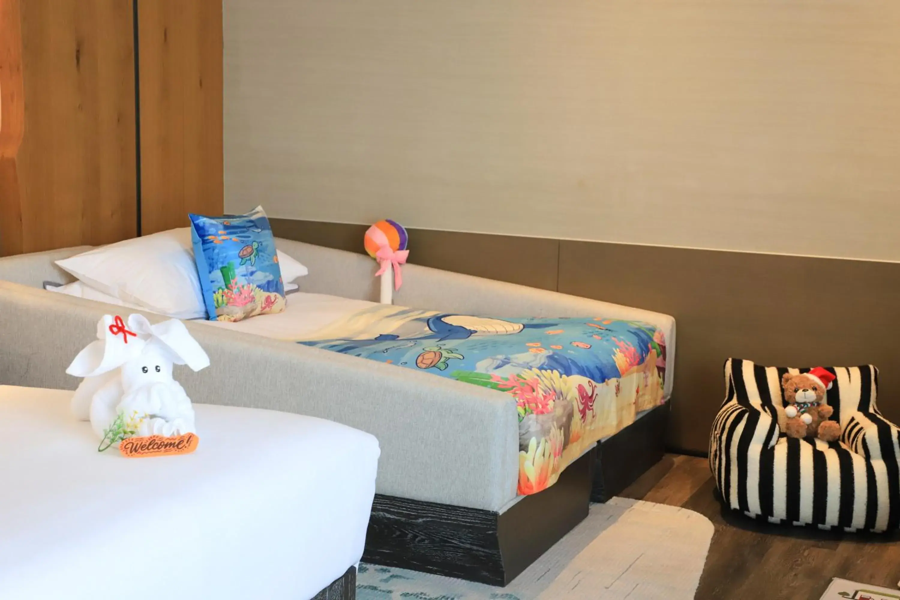 Large Family Room with City View in The Westin Yantai Large Family Room with City View in The Westin Yantai