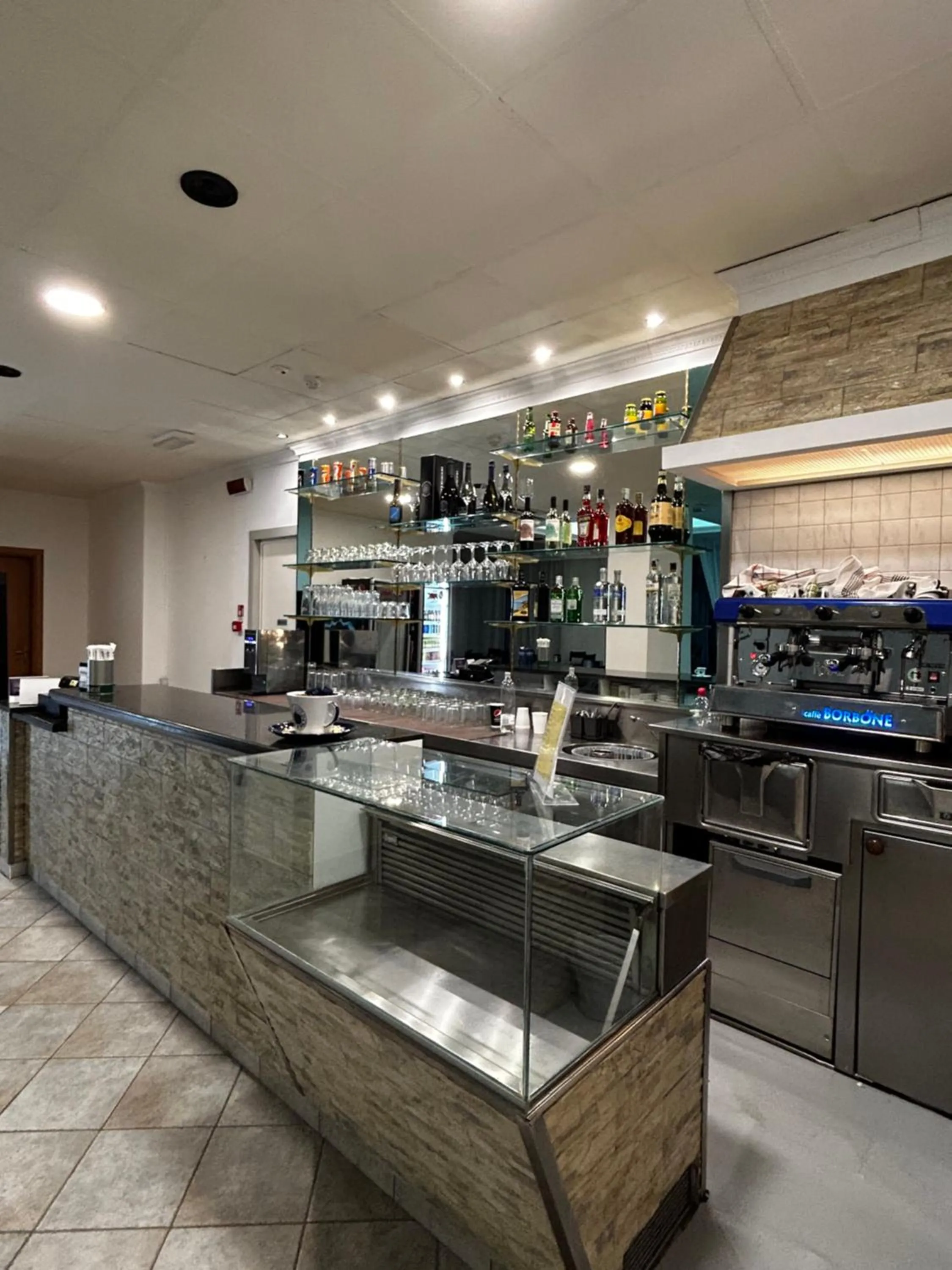 Lounge or bar in Hotel Perla