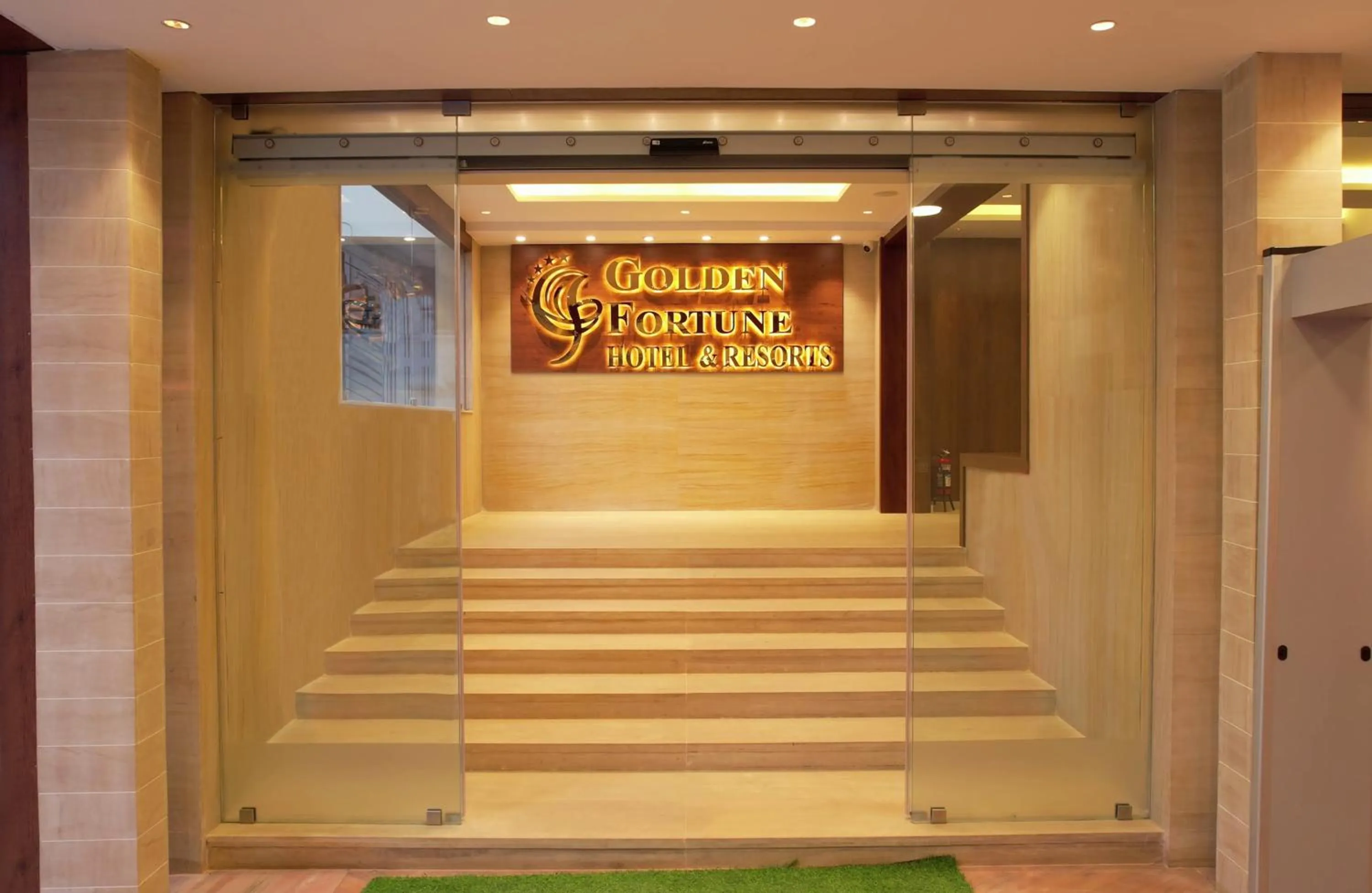 Facade/entrance in Golden Fortune Inn Hotel