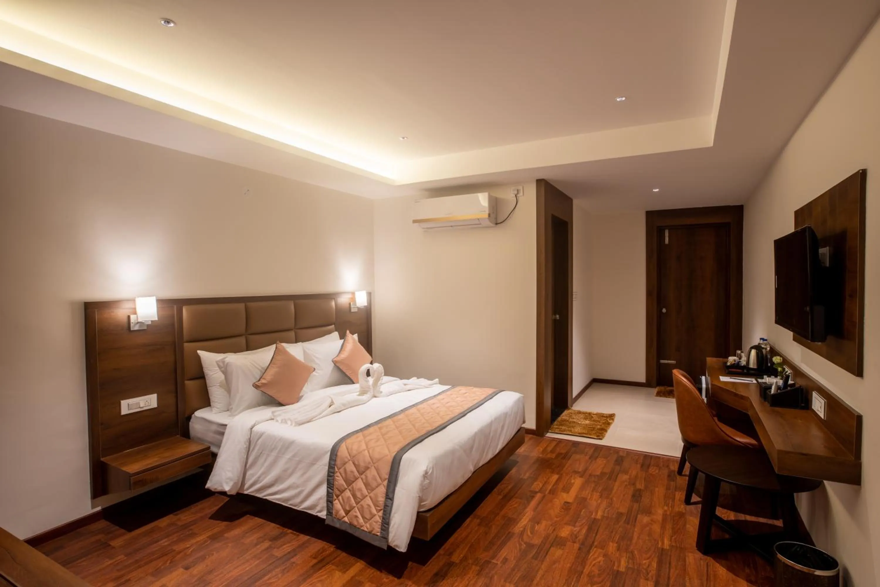 Photo of the whole room, Bed in Golden Fortune Inn Hotel