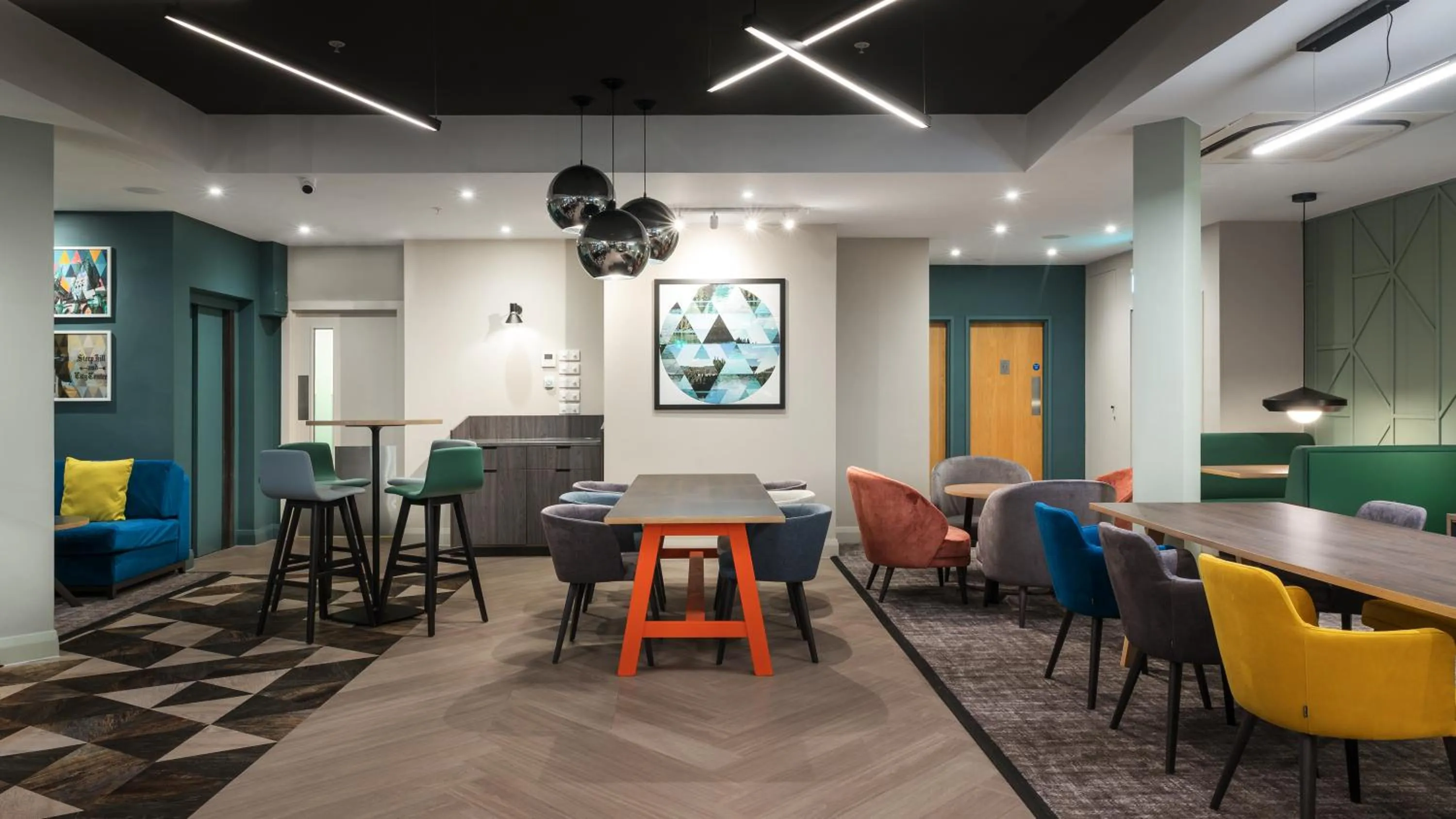 Restaurant/places to eat in Holiday Inn Lincoln by IHG