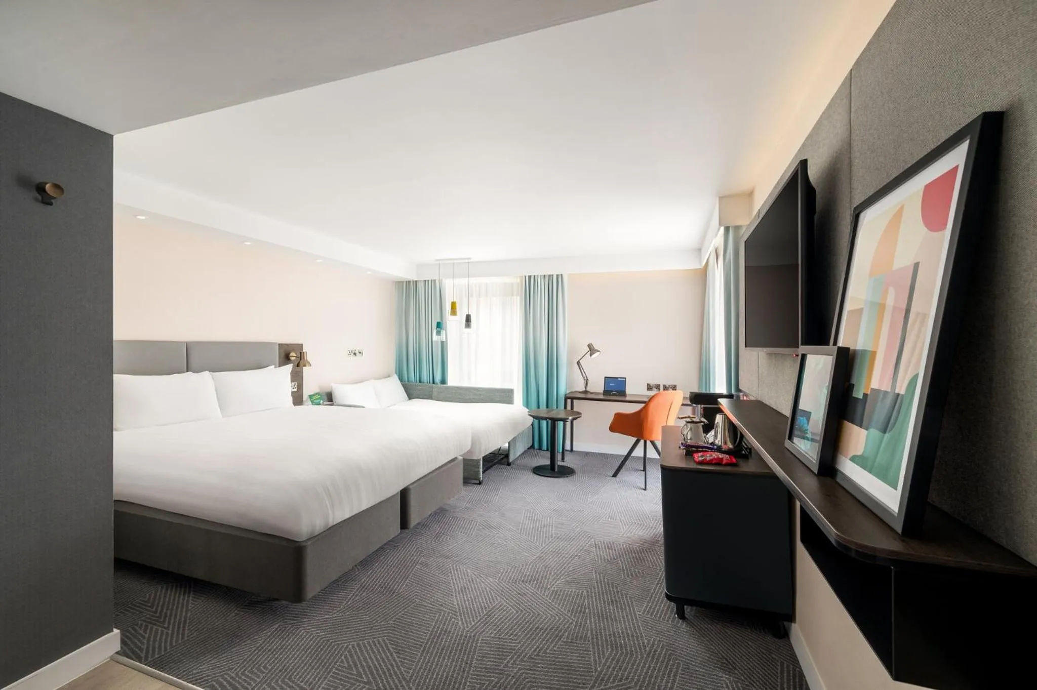 Photo of the whole room, Bed in Holiday Inn Lincoln by IHG