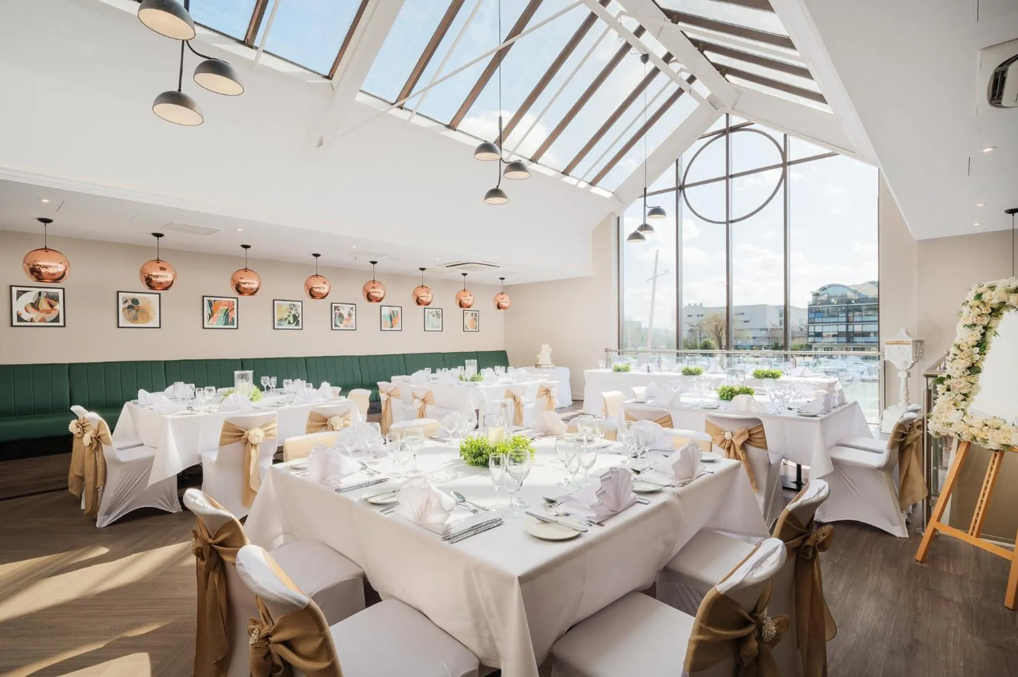 Meeting/conference room in Holiday Inn Lincoln by IHG