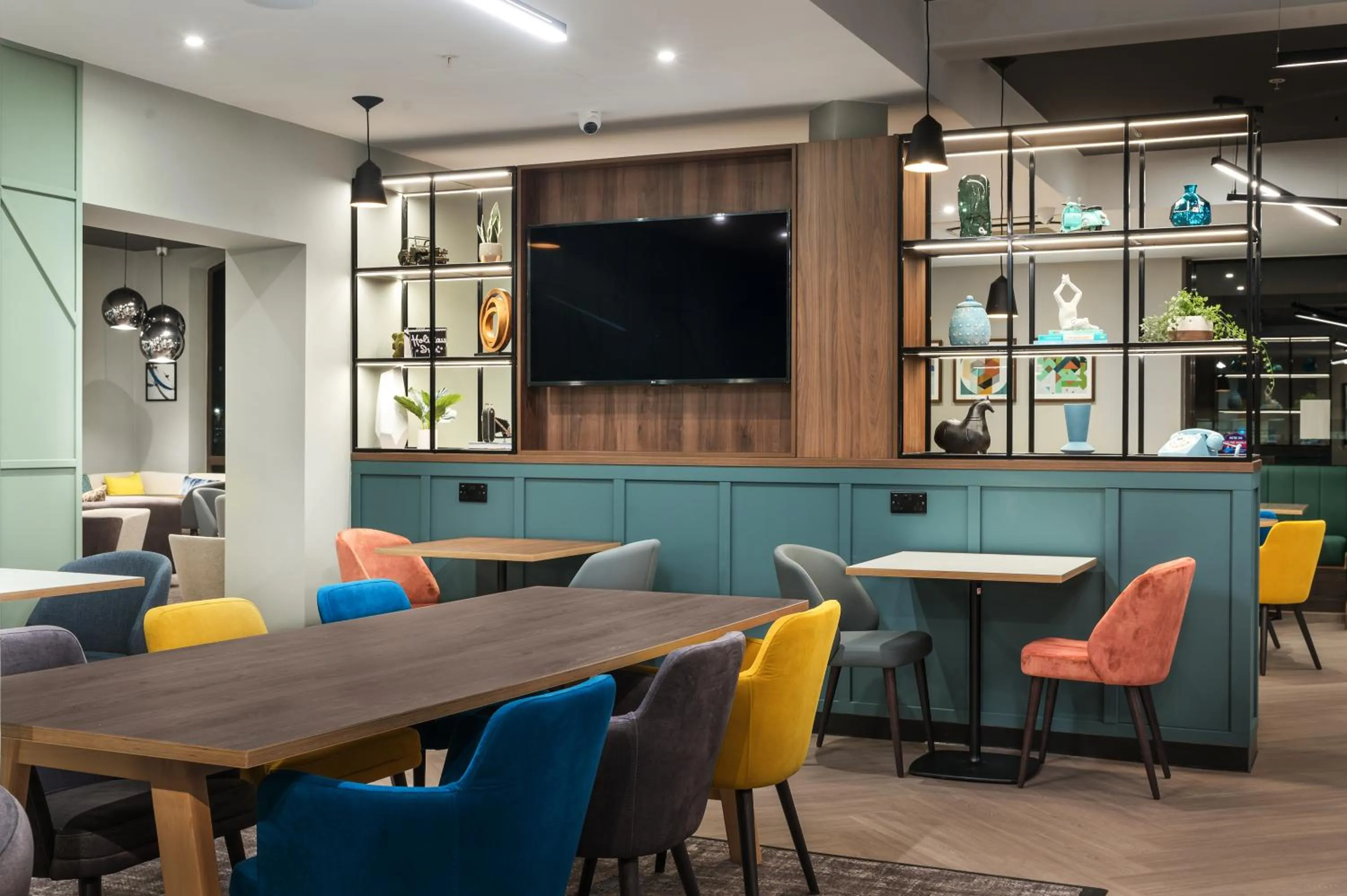 Restaurant/places to eat in Holiday Inn Lincoln by IHG