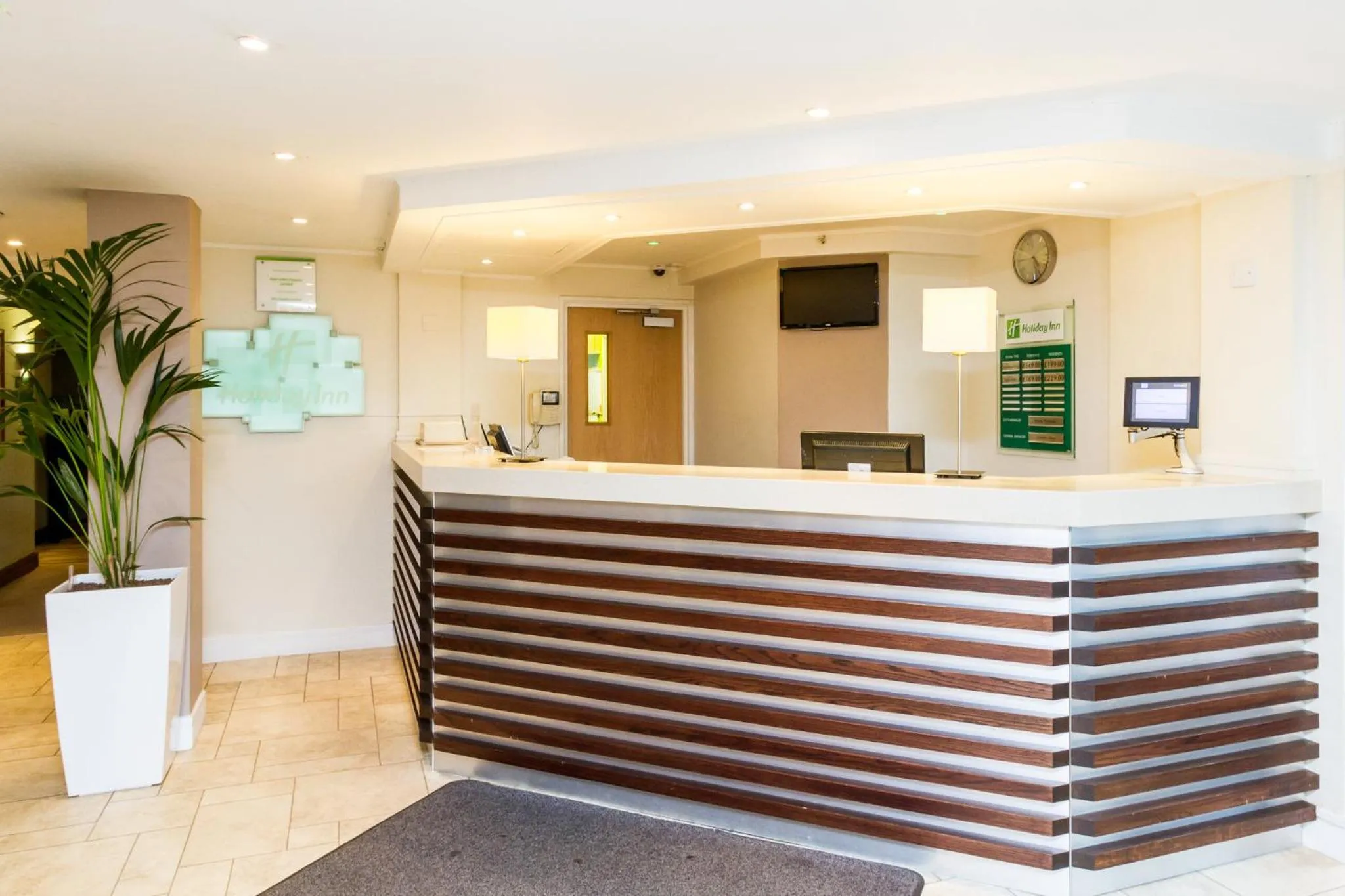 Property building in Holiday Inn Lincoln by IHG