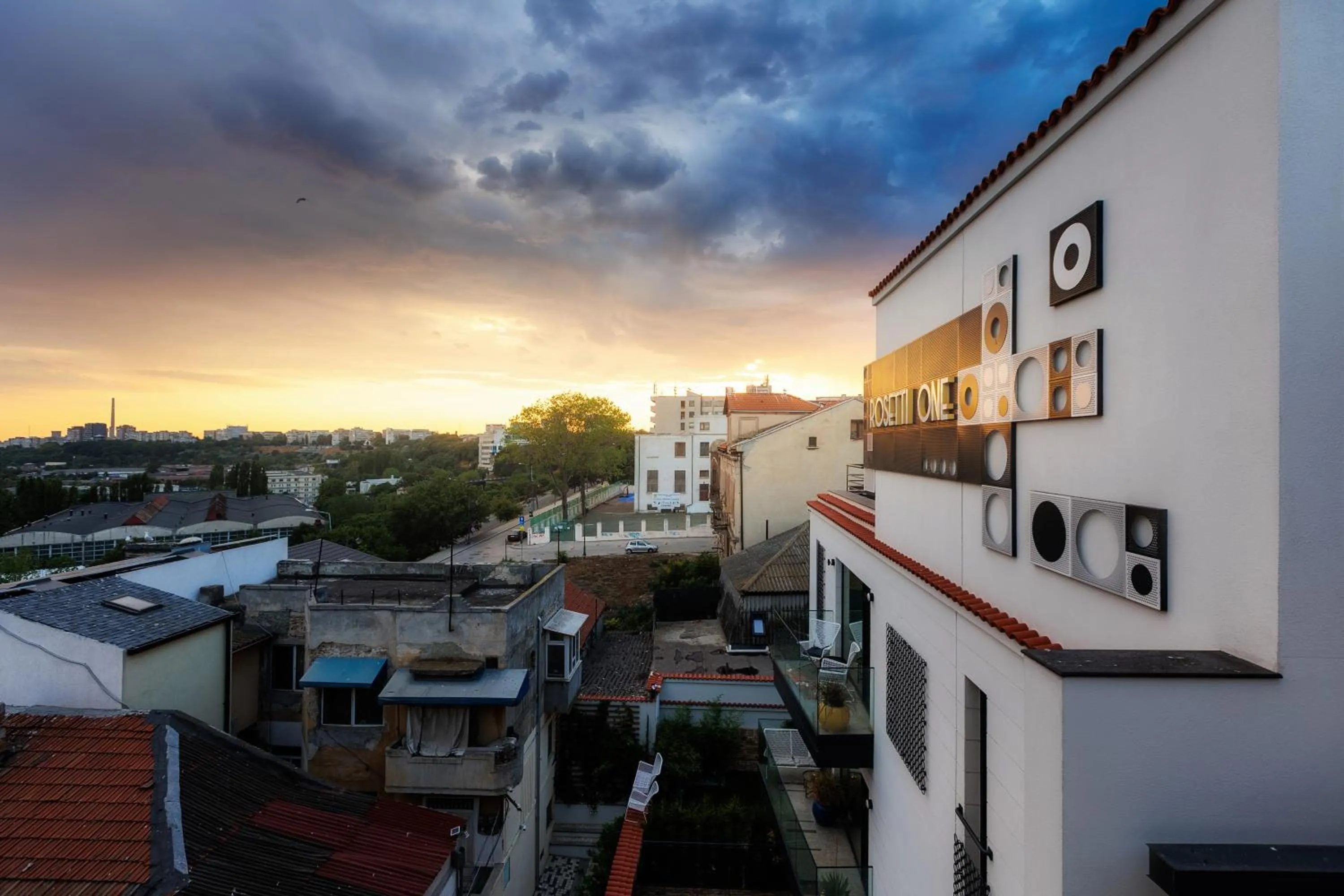 Property building in Rosetti One