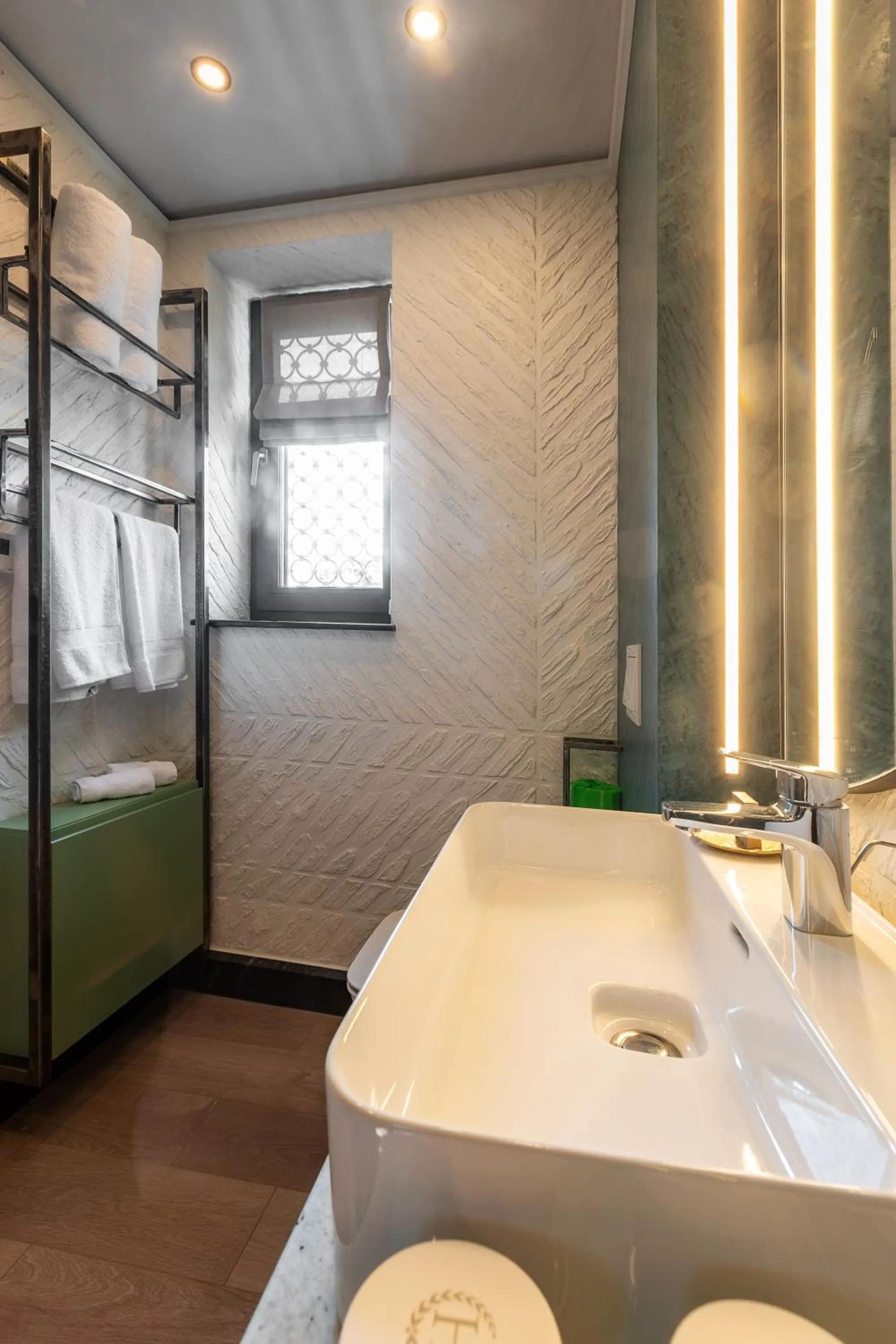 Bathroom in Rosetti One