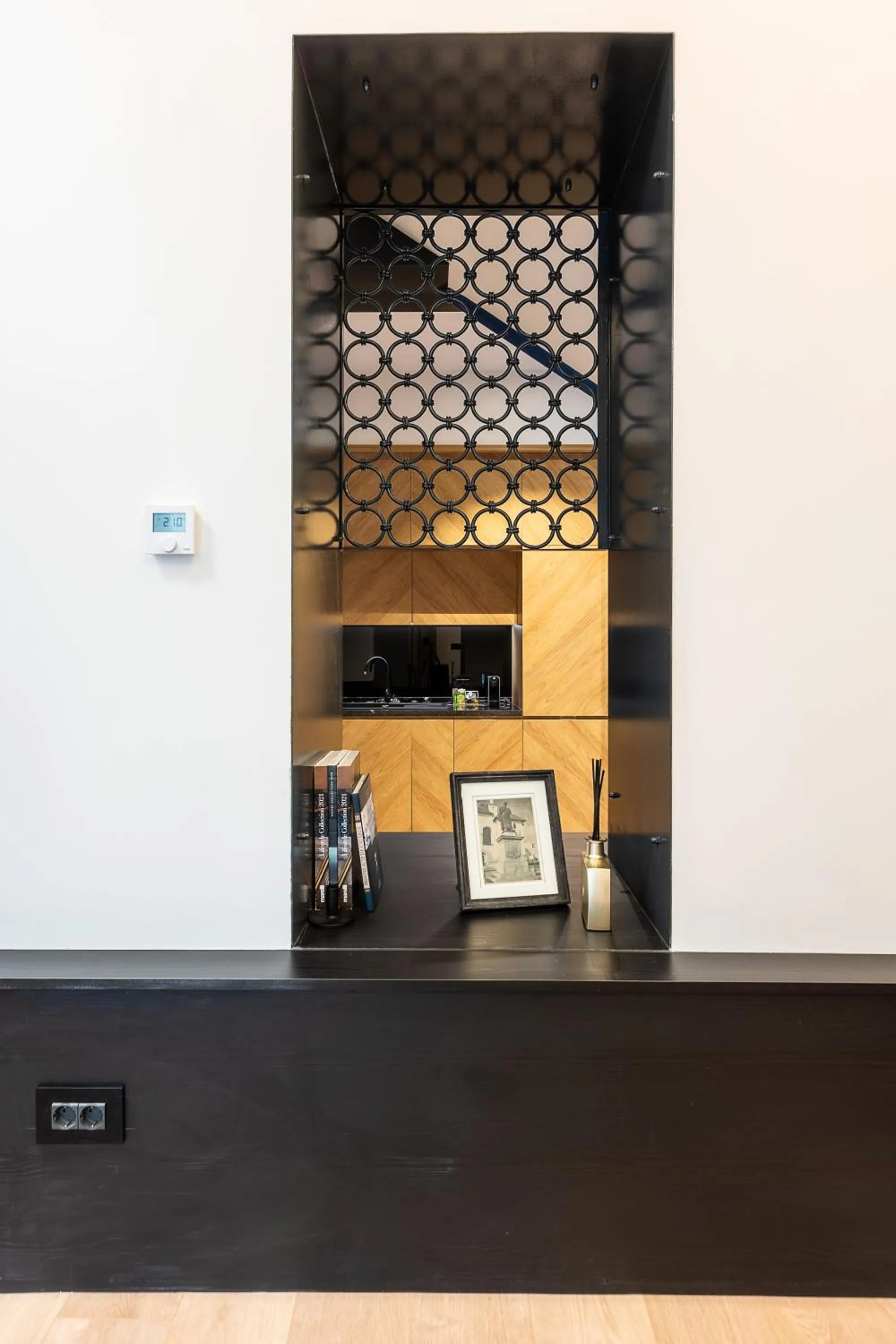 Decorative detail in Rosetti One