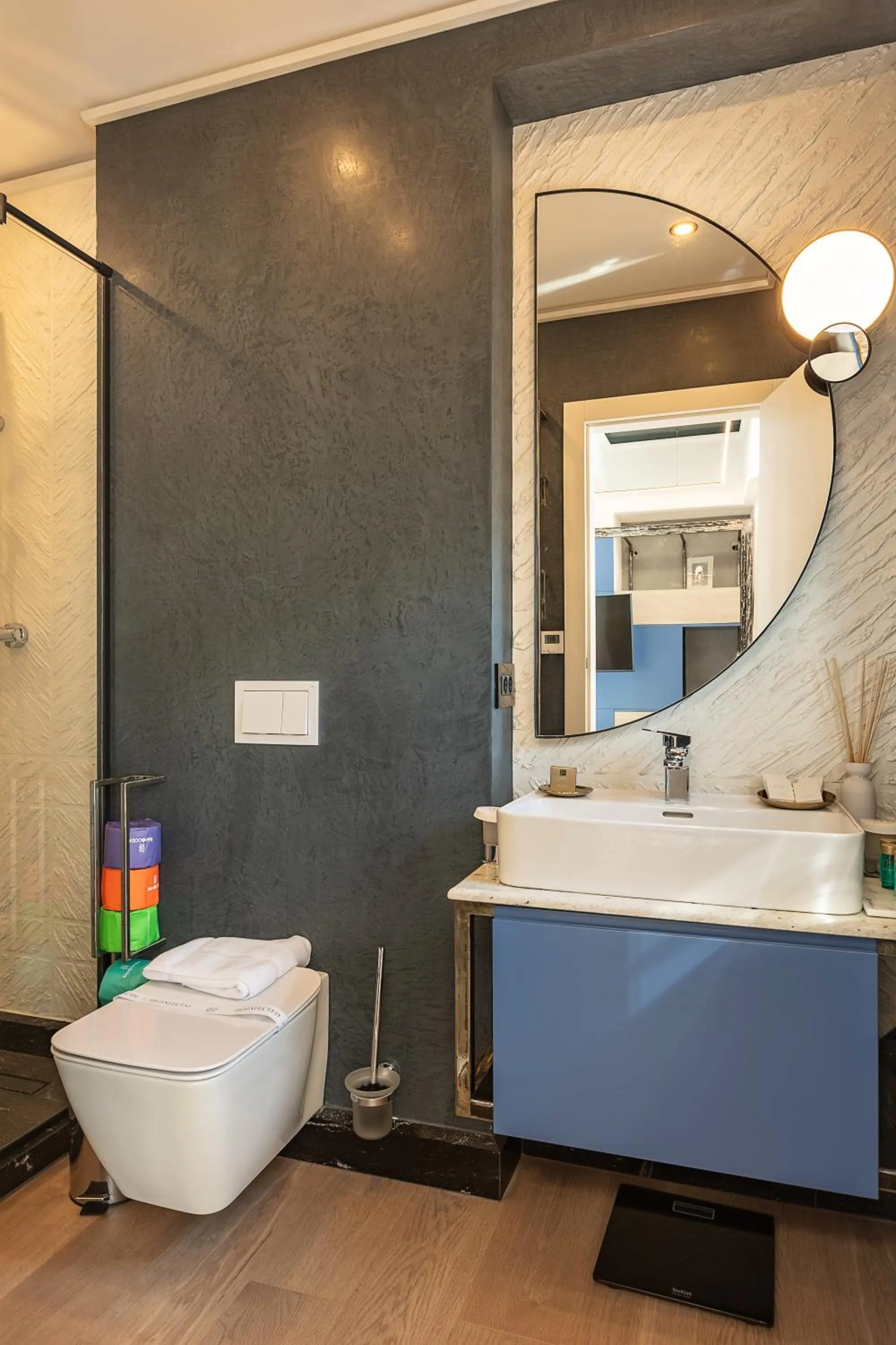 Toilet in Rosetti One