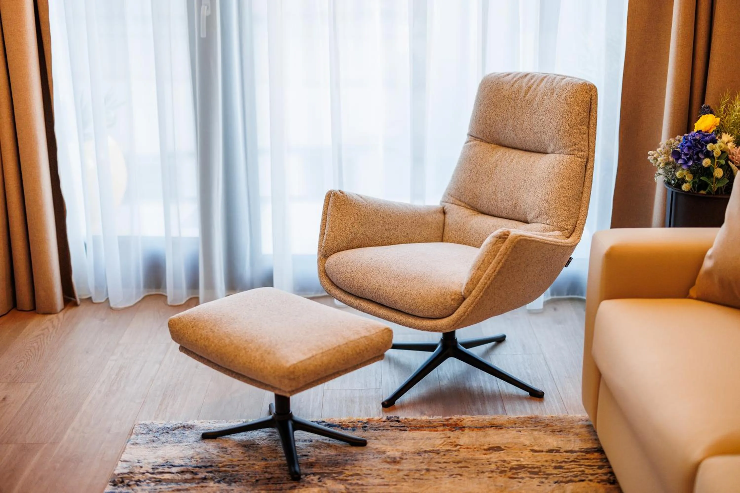 Living room in Rosetti One