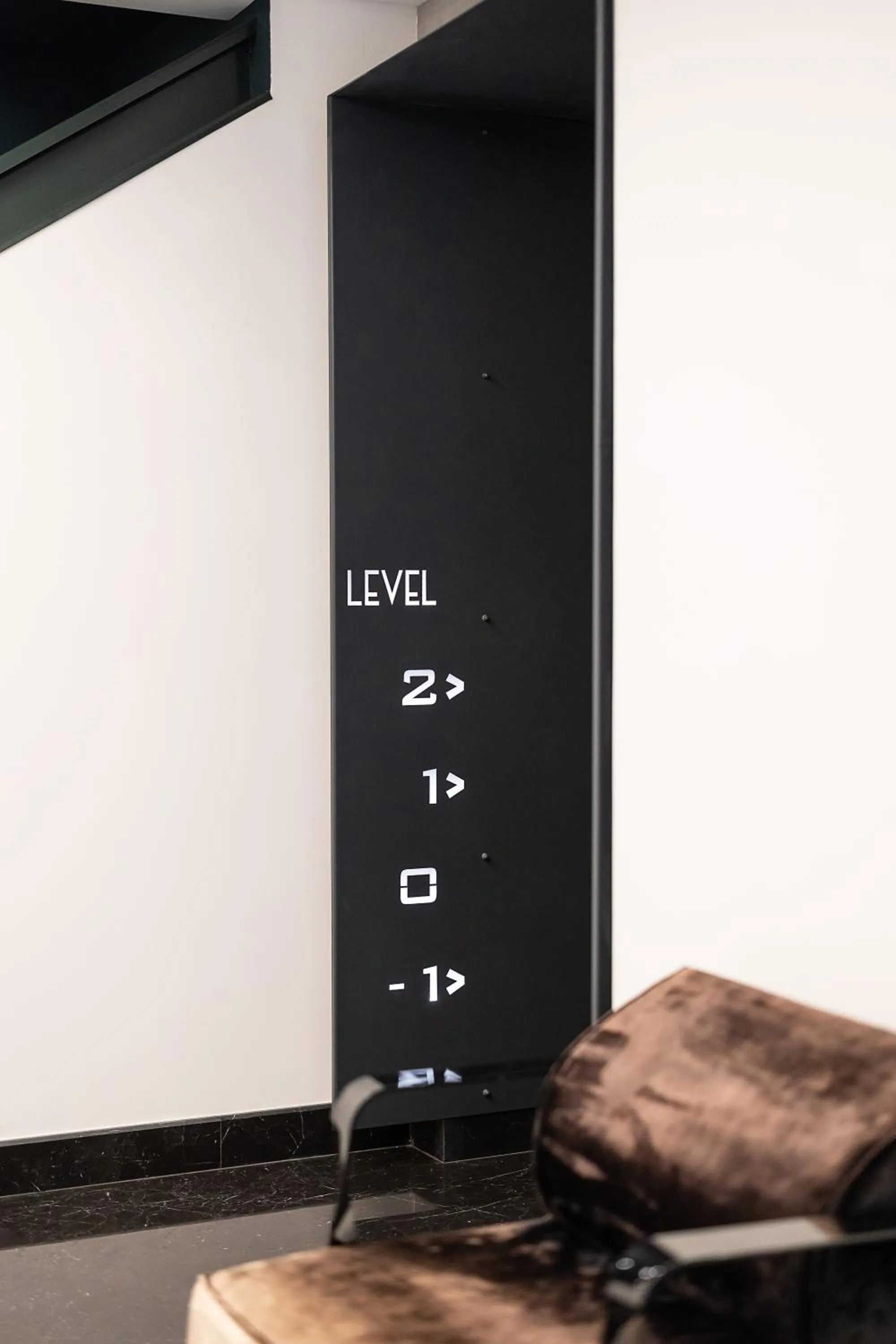 Text overlay in Rosetti One