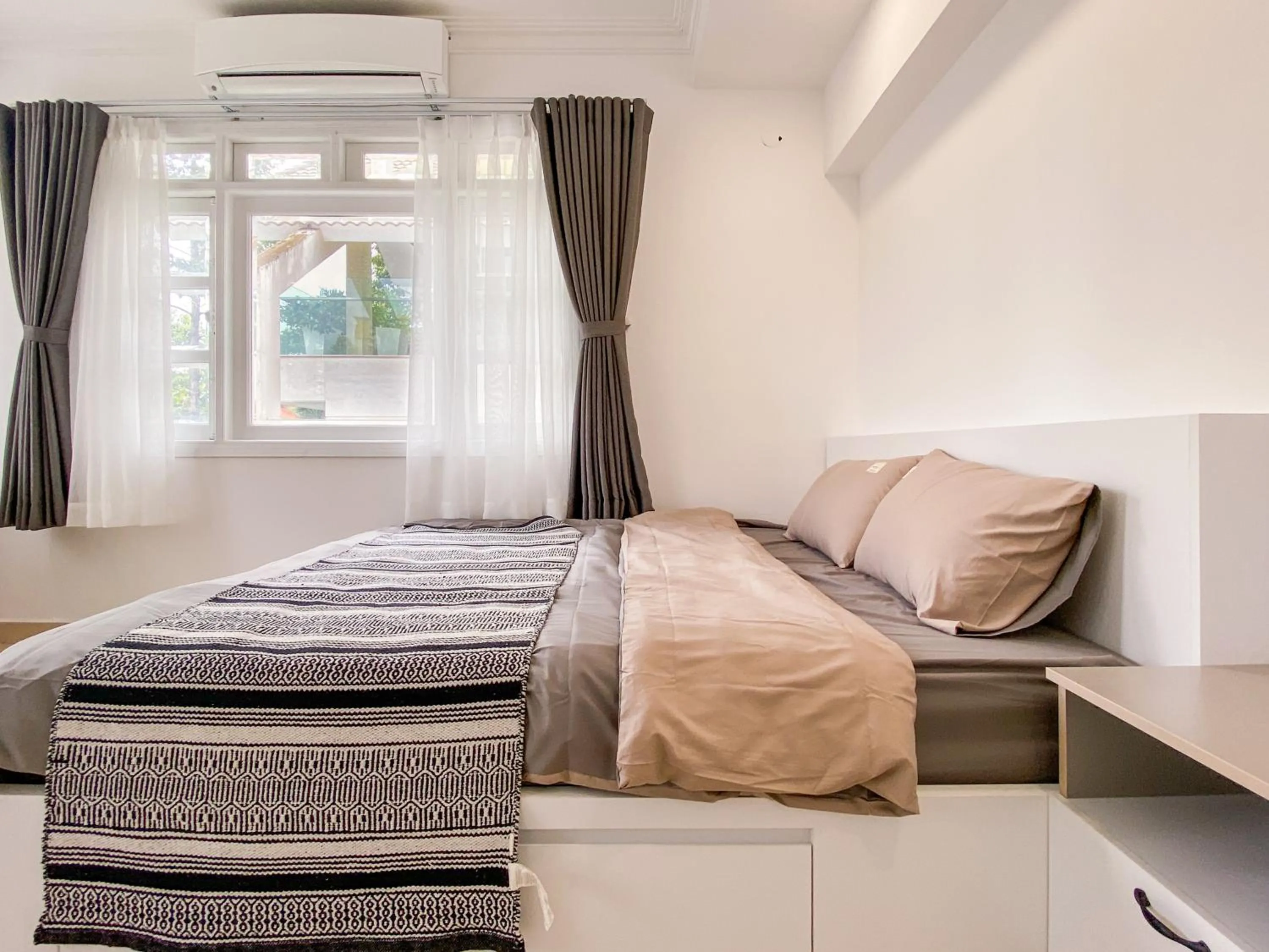 Bed in Zeus Living - Room in Villas An Phu