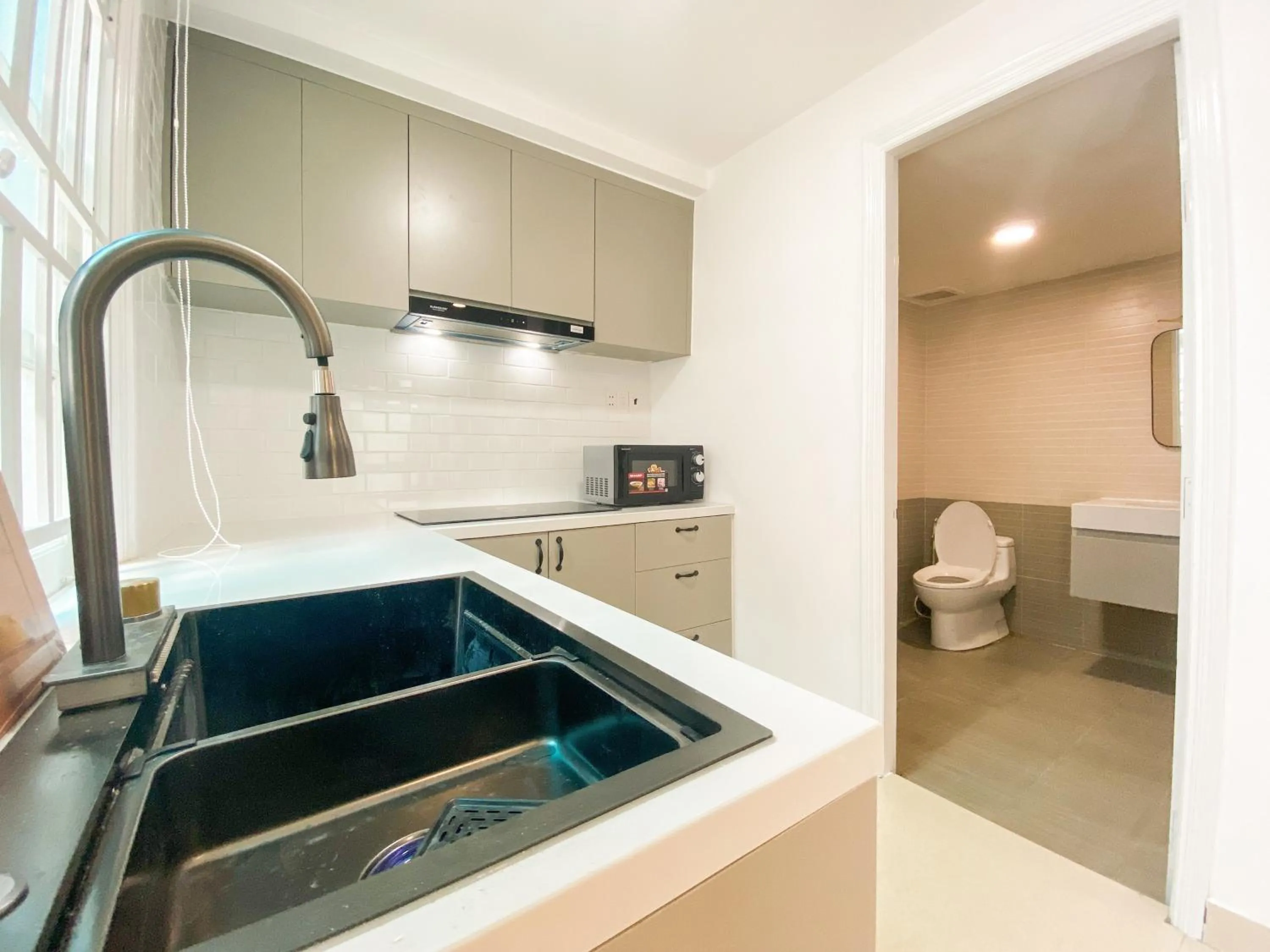 Toilet in Zeus Living - Room in Villas An Phu