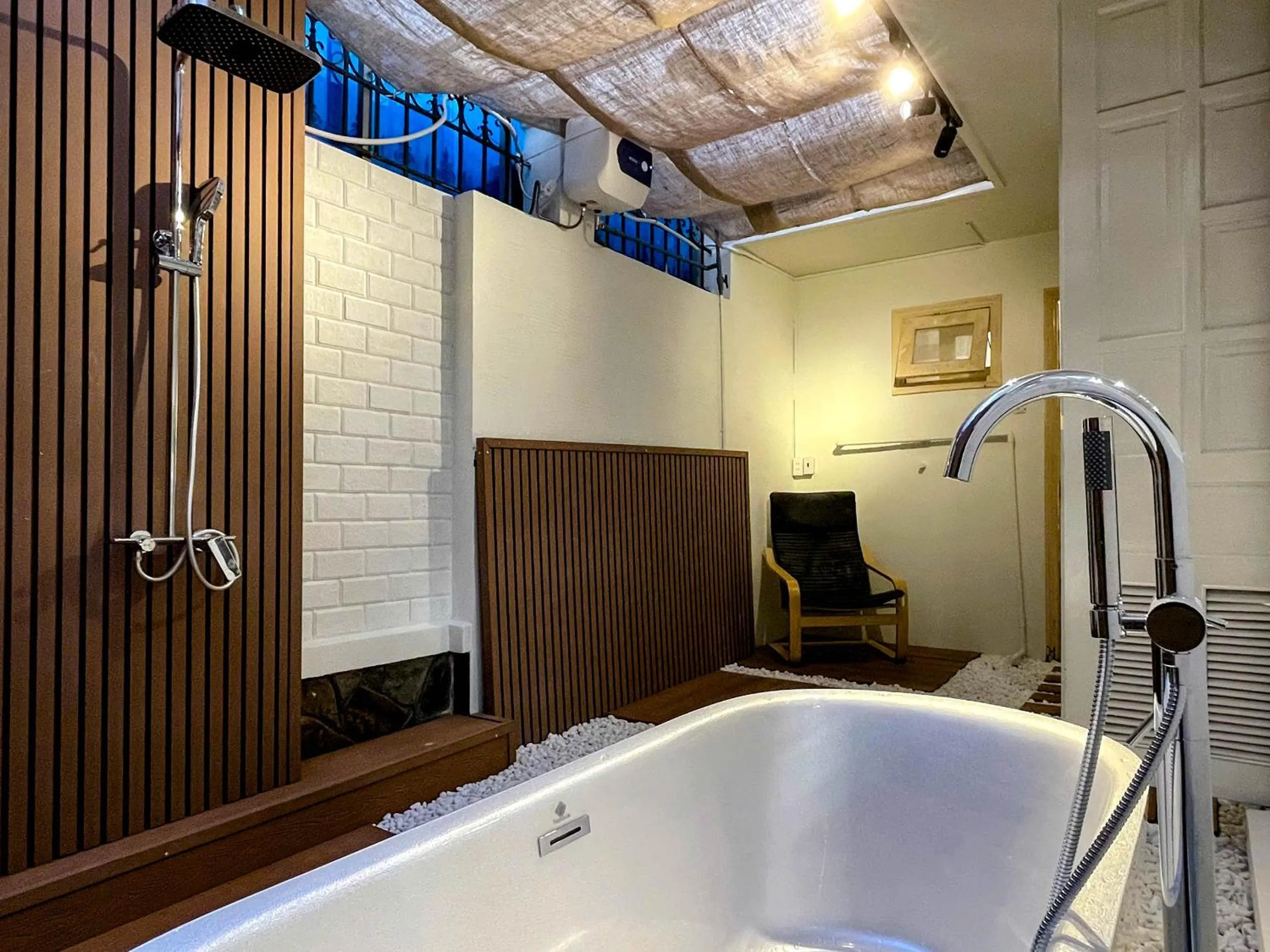 Hot Tub in Zeus Living - Room in Villas An Phu