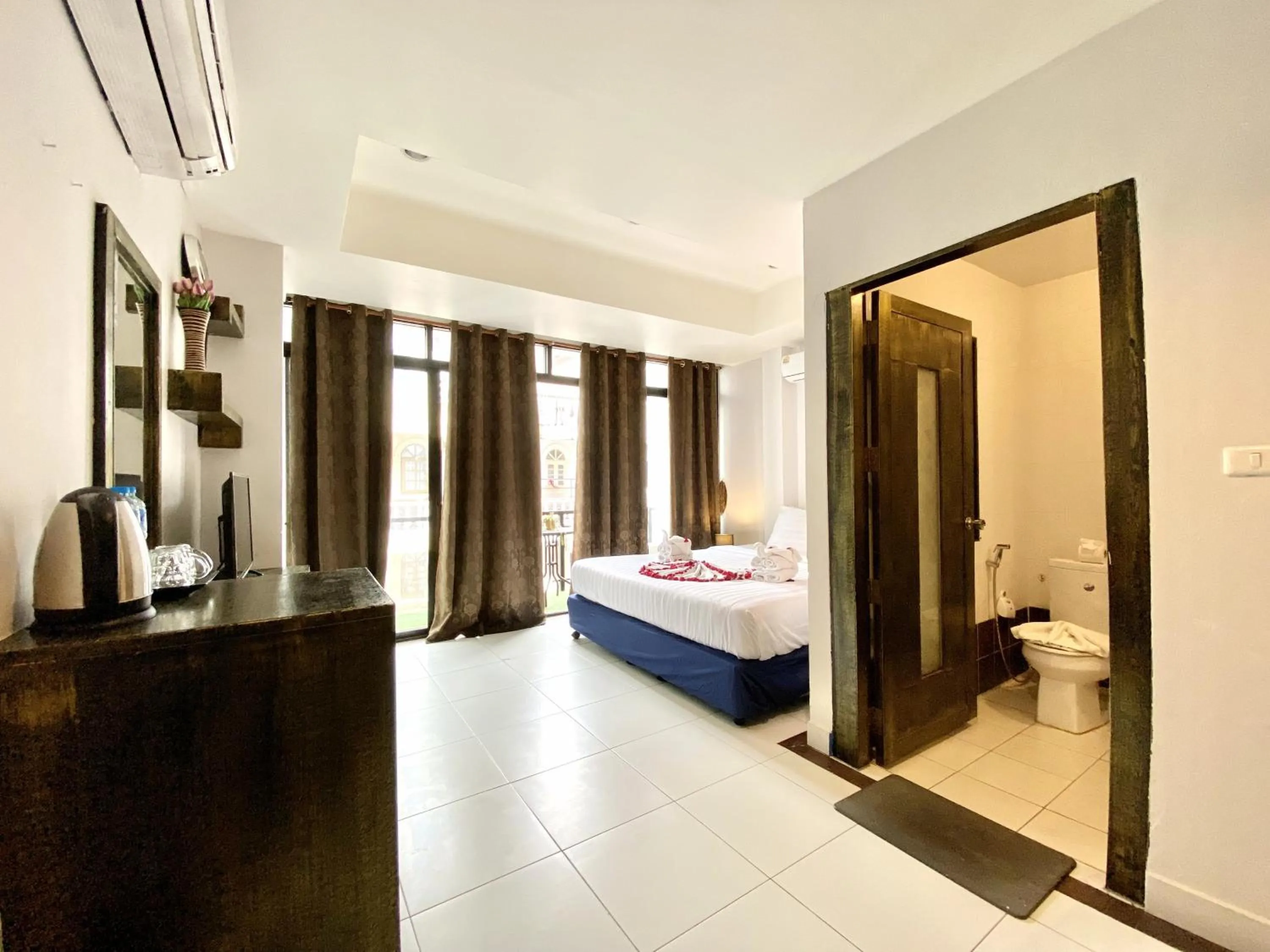 Bed in Beachwalk Patong