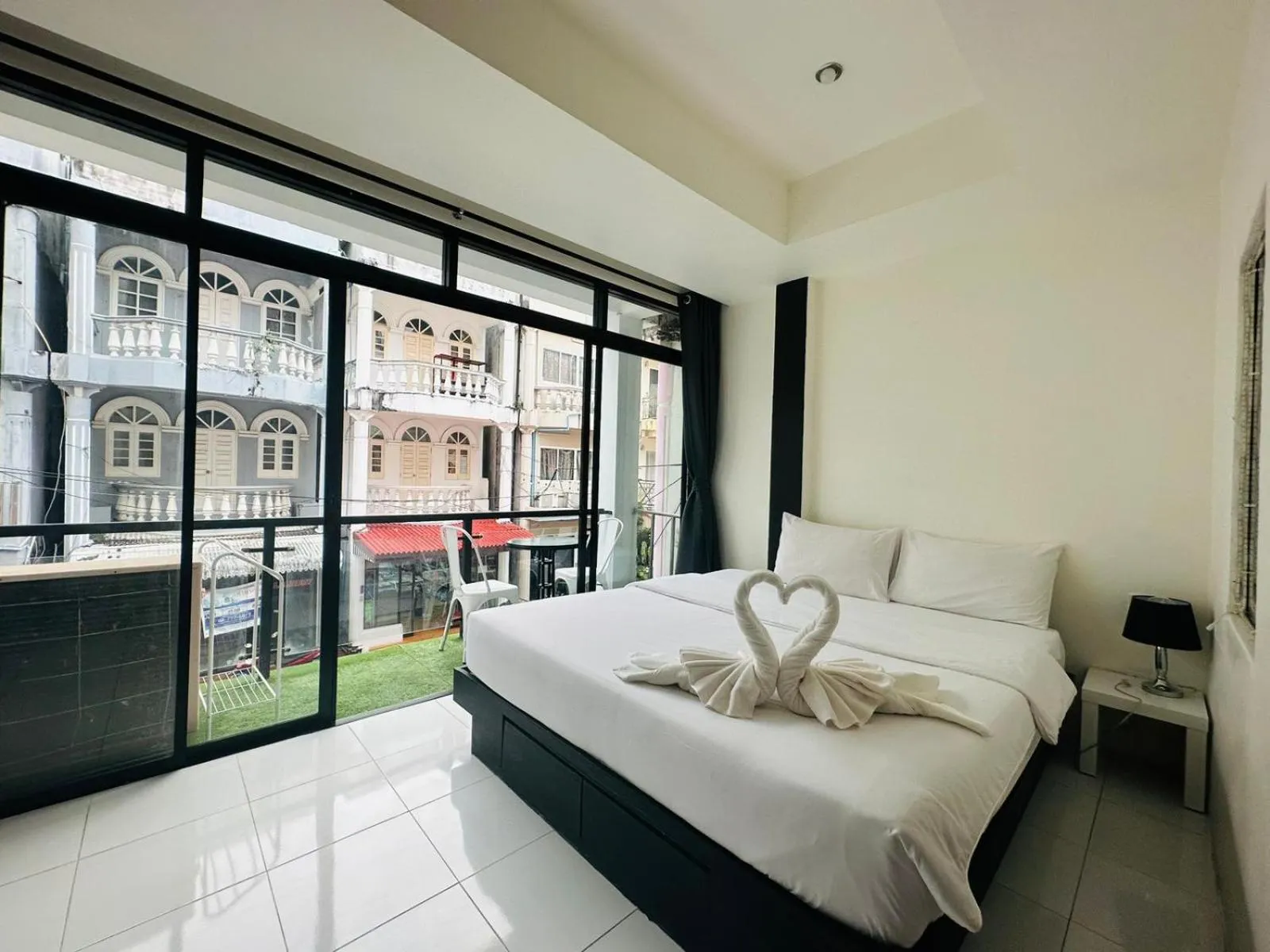 Bed in Beachwalk Patong