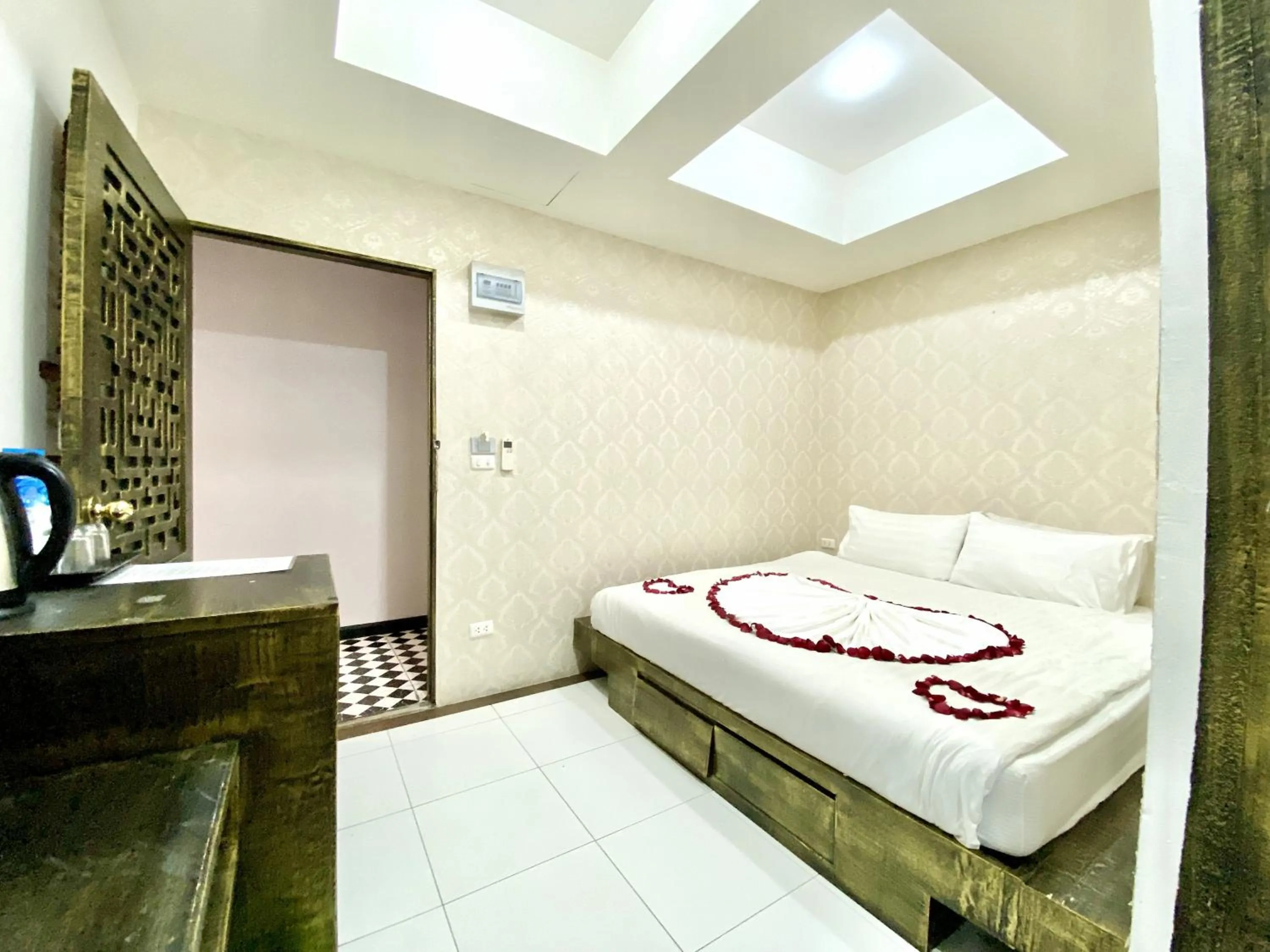 Bed in Beachwalk Patong