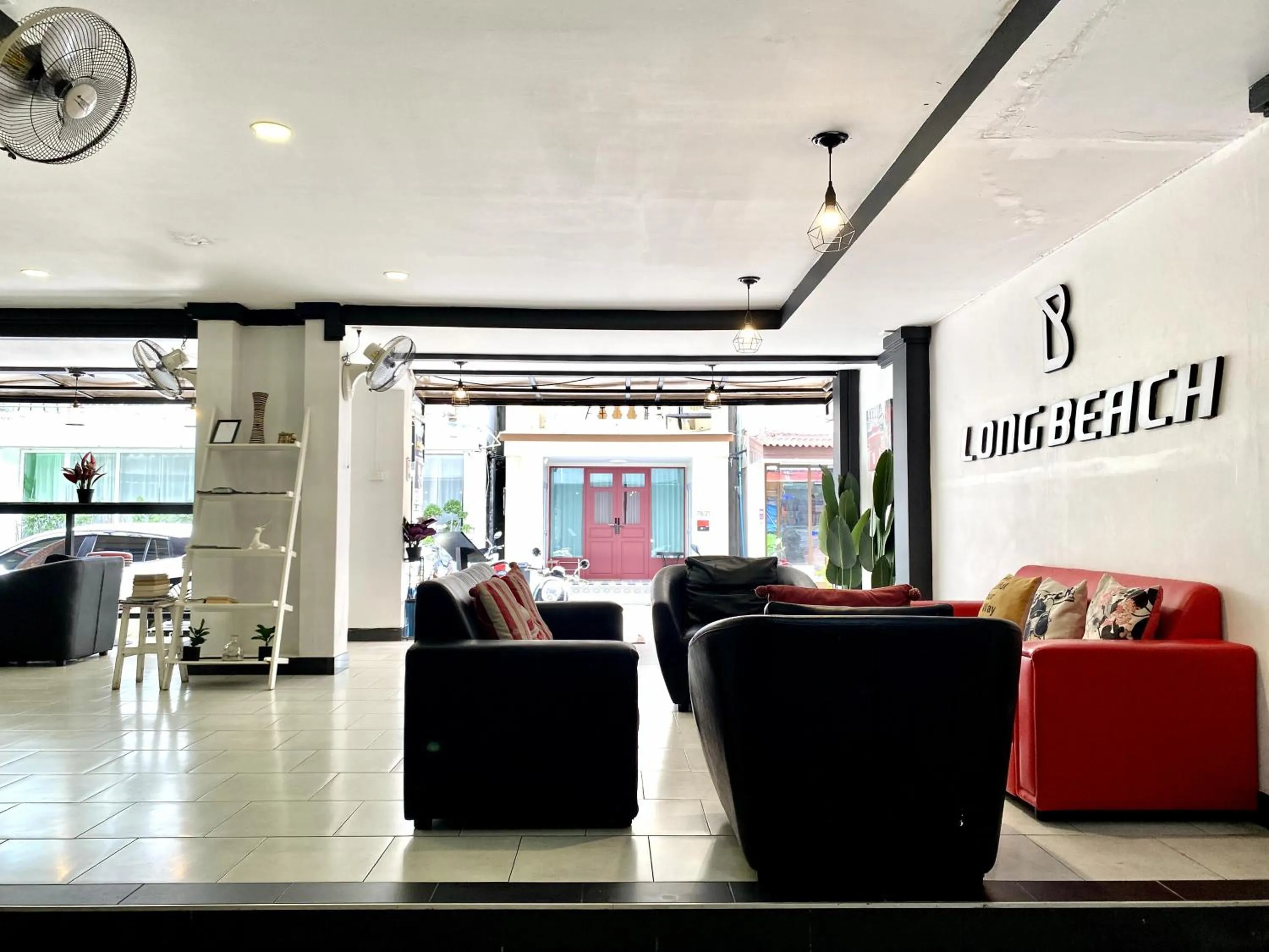 Seating area in Beachwalk Patong