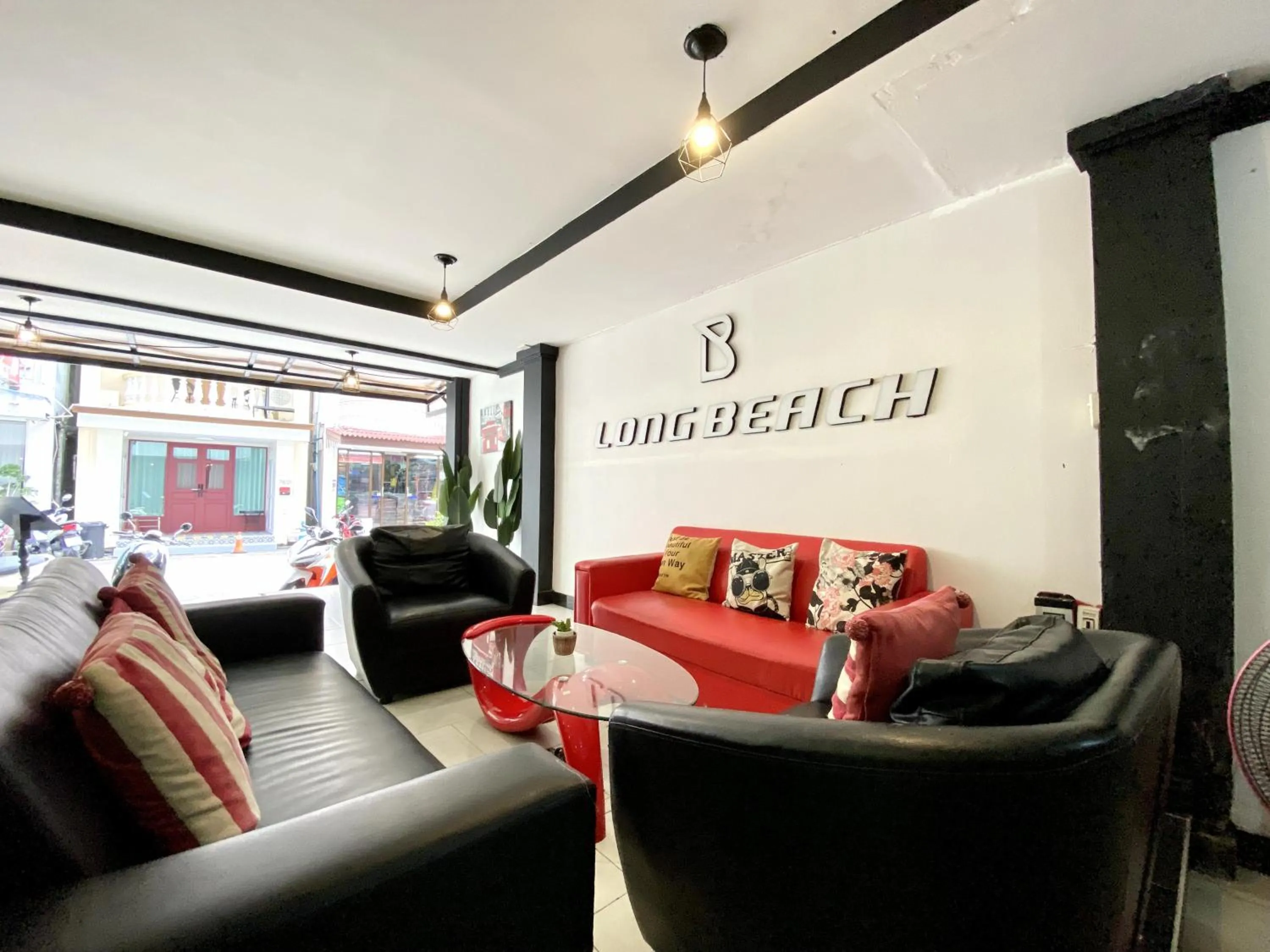 Seating area in Beachwalk Patong