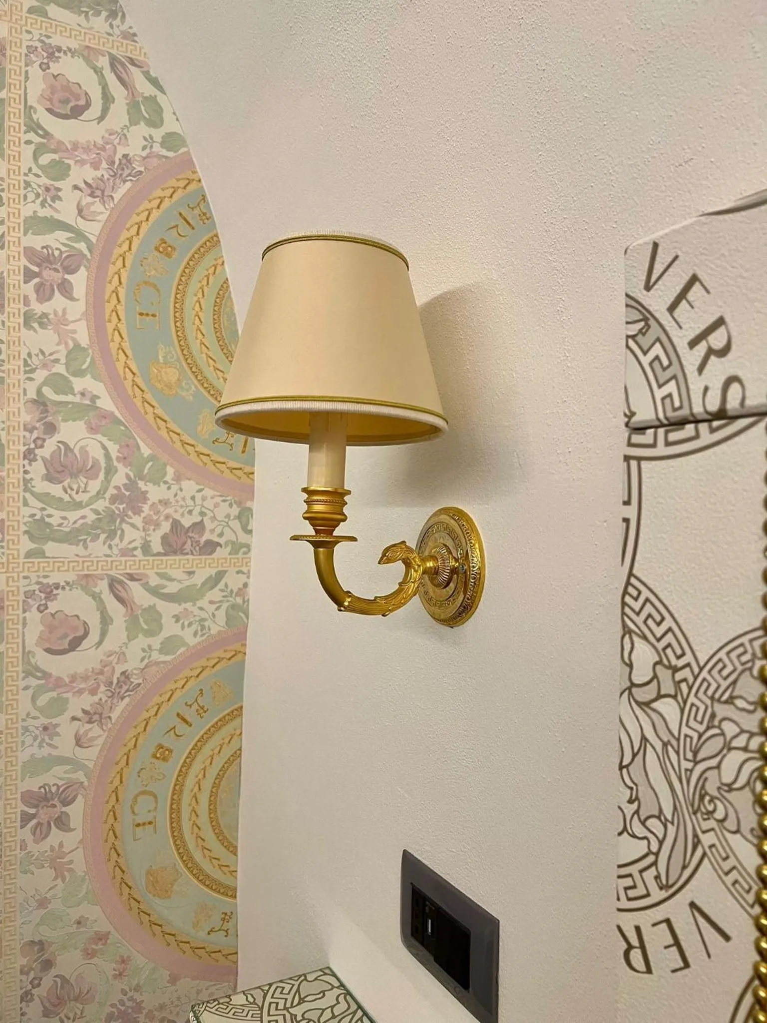 Decorative detail in Incentro Domus