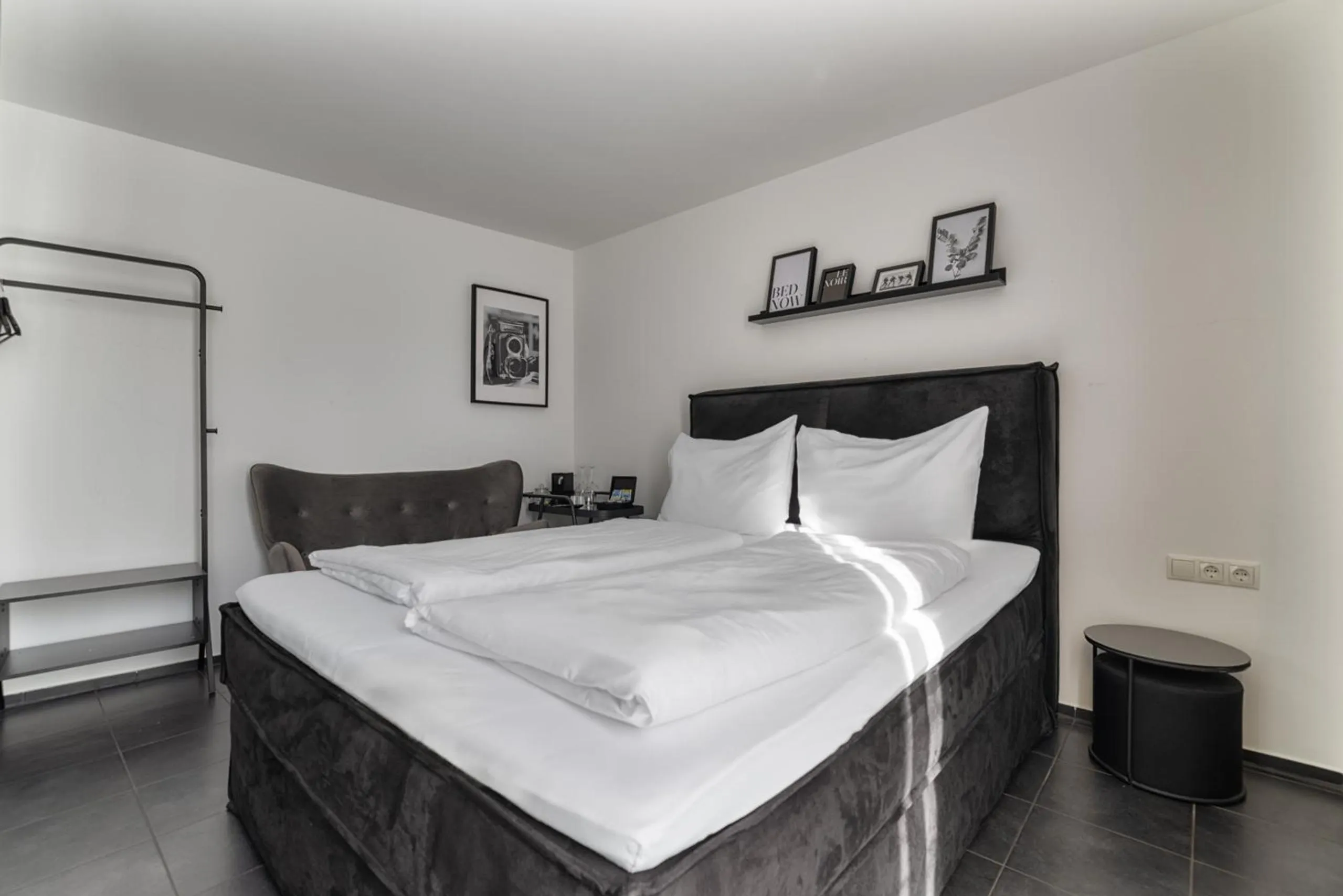 Photo of the whole room, Bed in Motel by Maier Feldkirch - kontaktloser Check-in