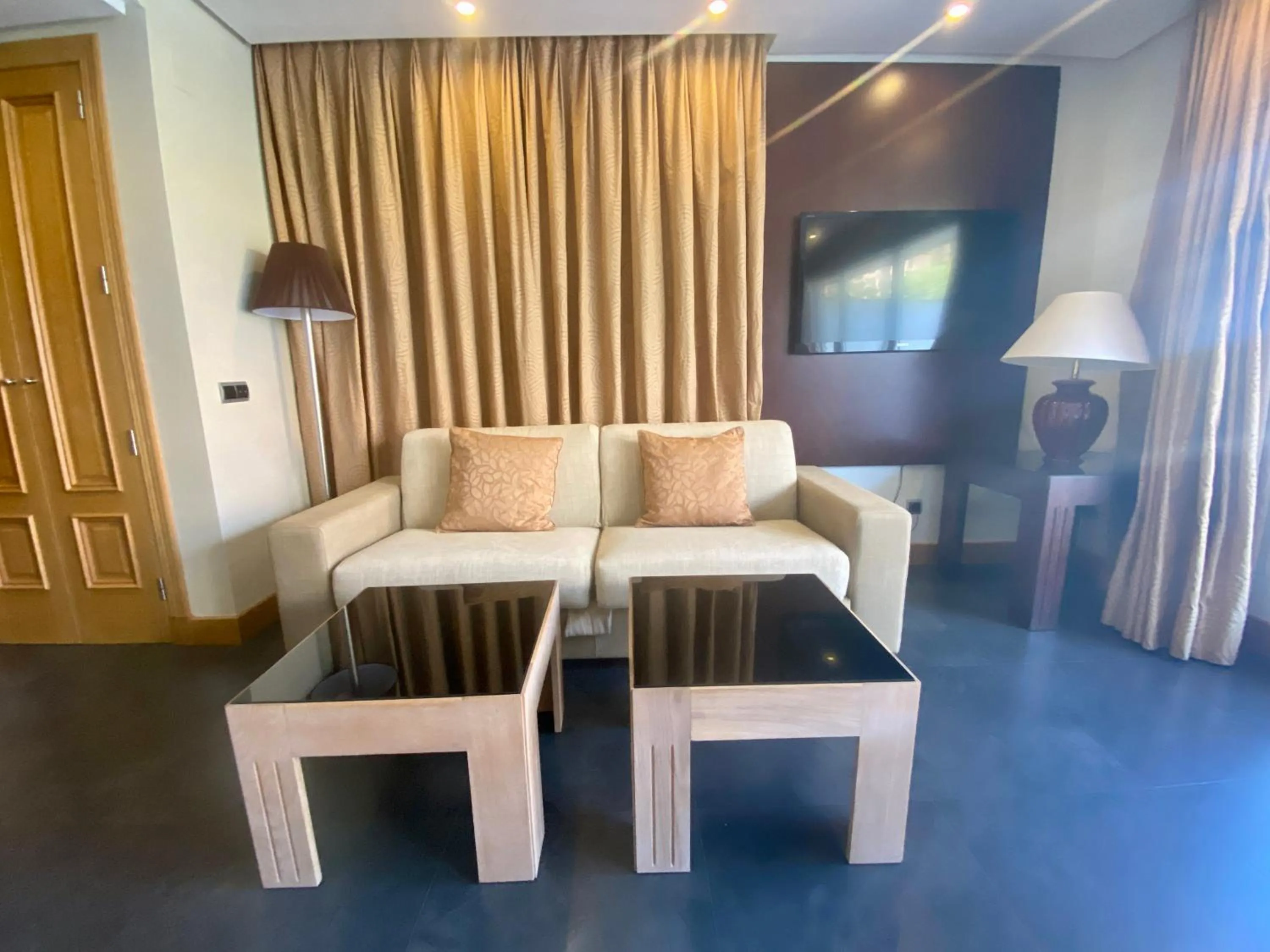 Living room in ArtPlatinum SUITES&APARTMENTS