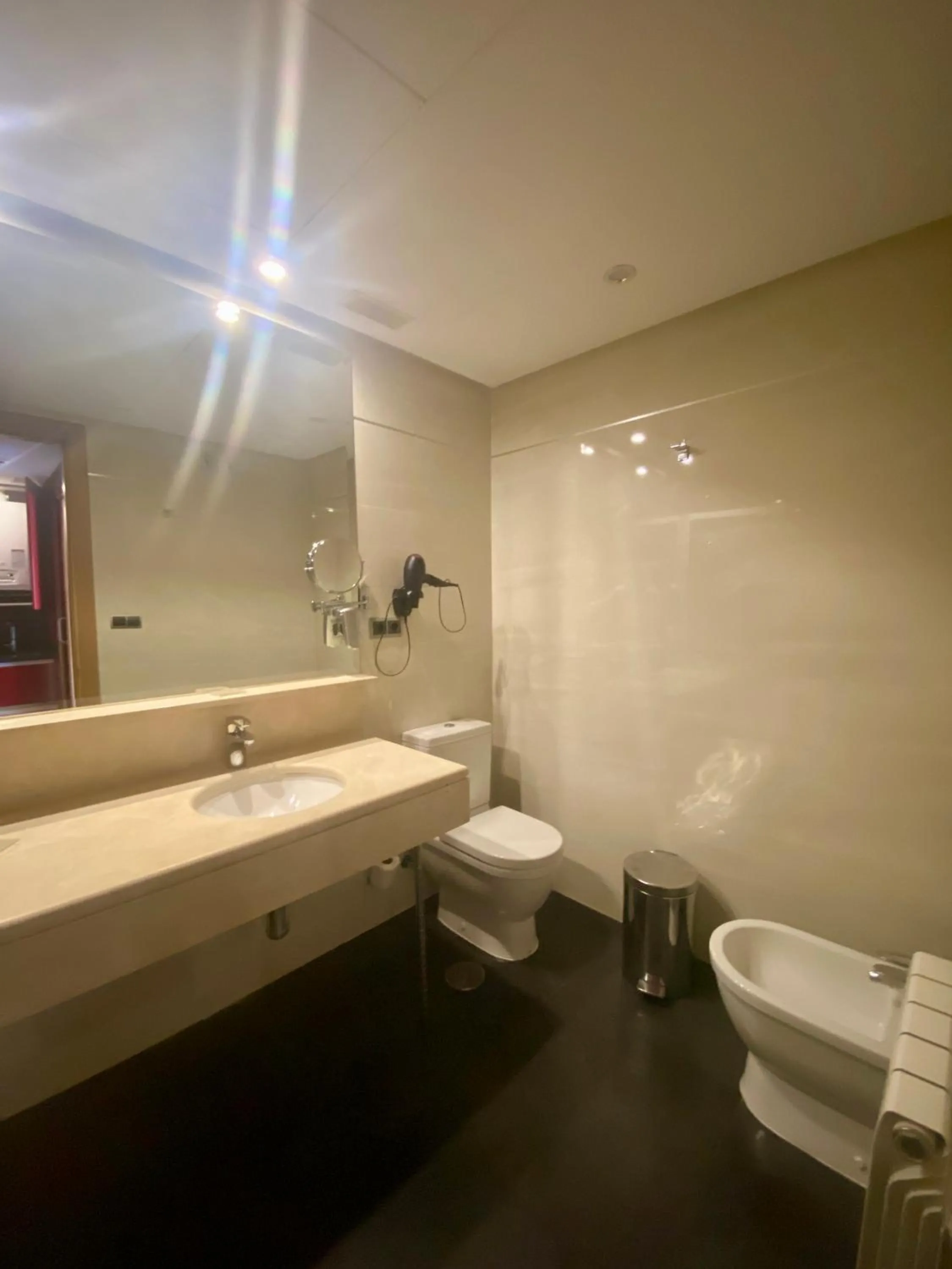 Shower in ArtPlatinum SUITES&APARTMENTS
