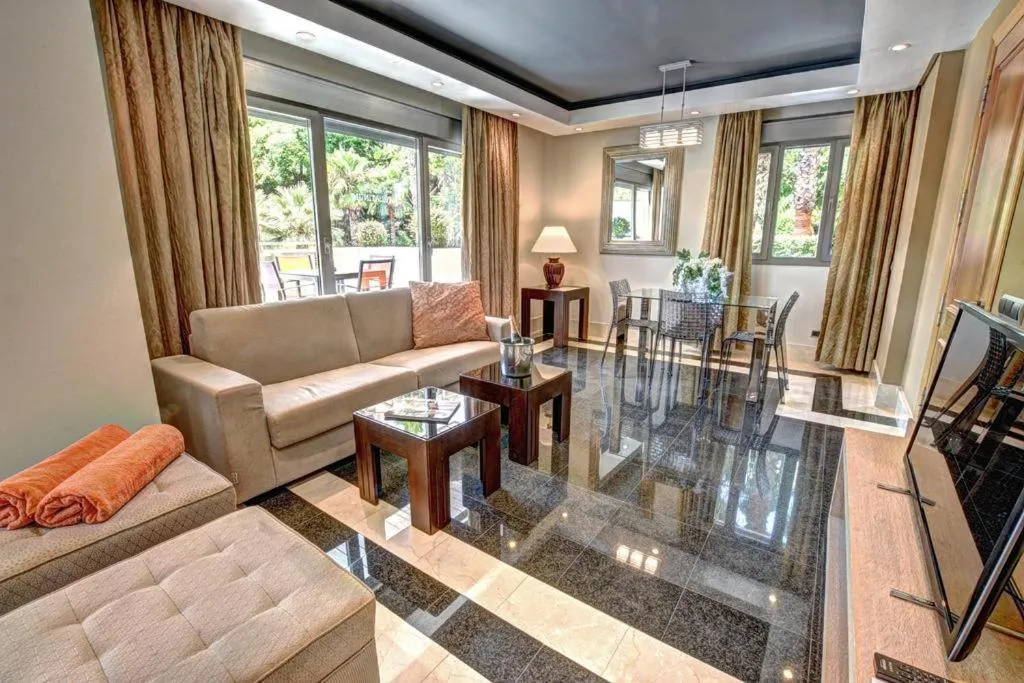 TV and multimedia in ArtPlatinum SUITES&APARTMENTS