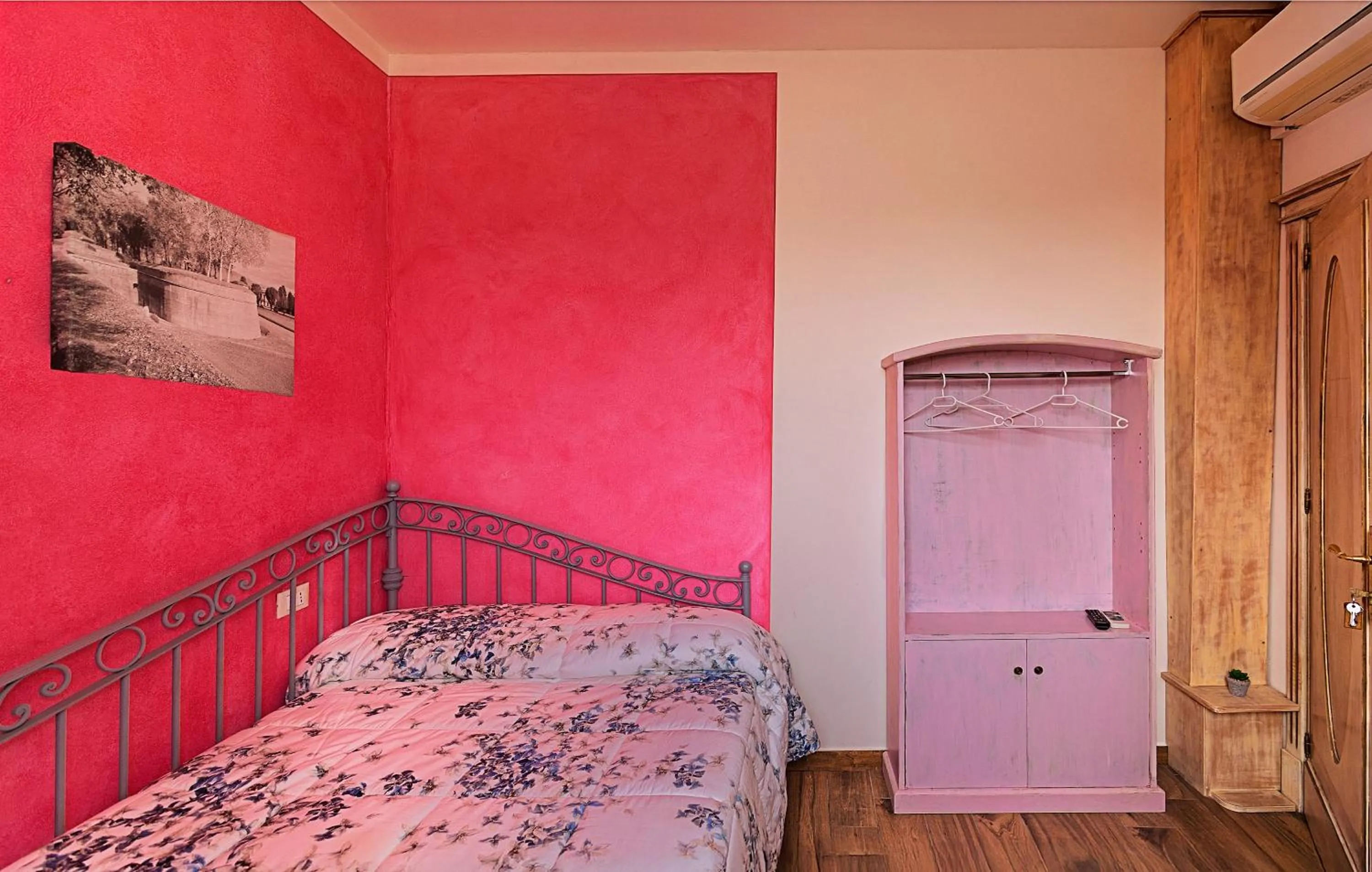 Bed in B&B Il Giardino dei Poeti and Apartaments