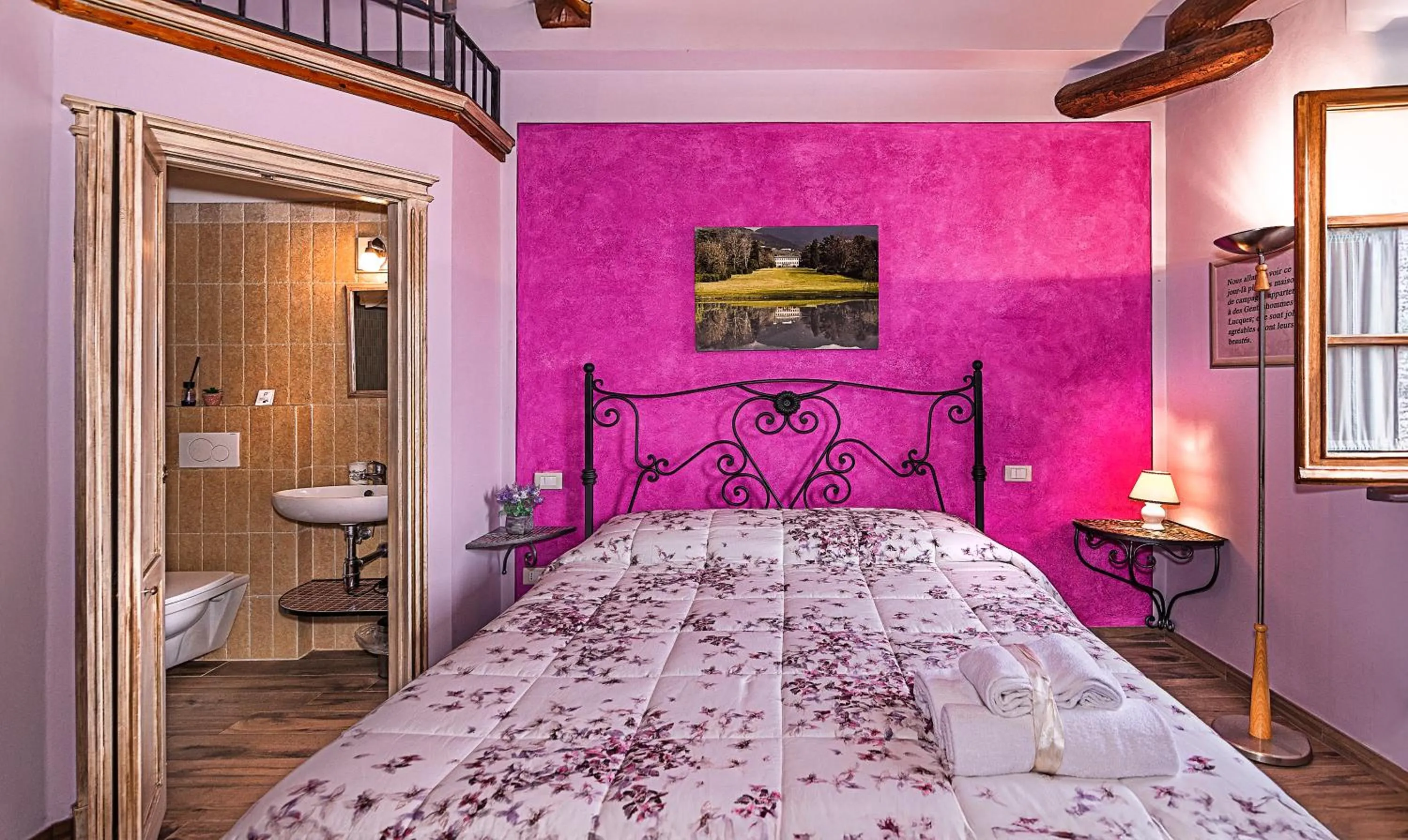 Bed in B&B Il Giardino dei Poeti and Apartaments