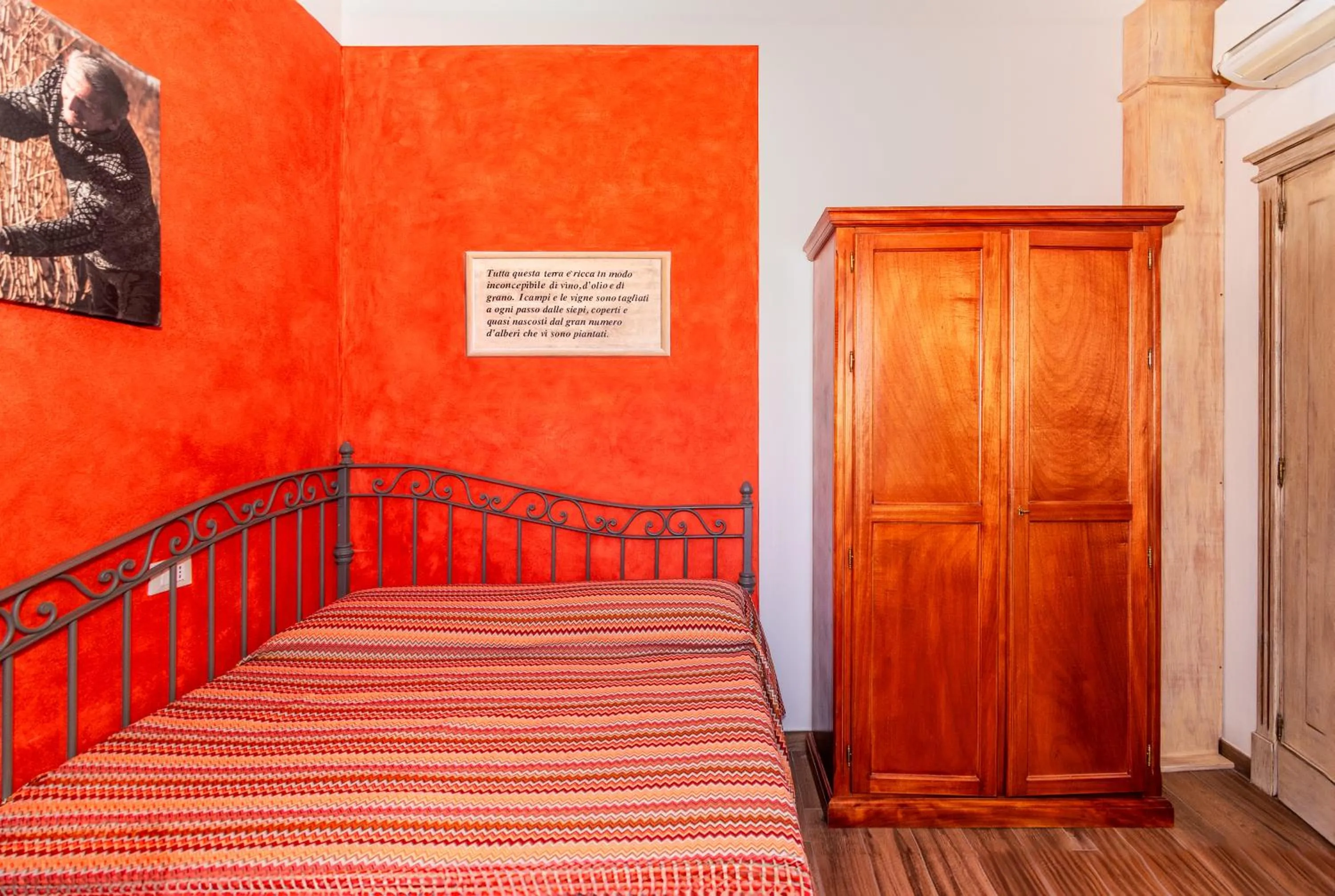 Bed in B&B Il Giardino dei Poeti and Apartaments