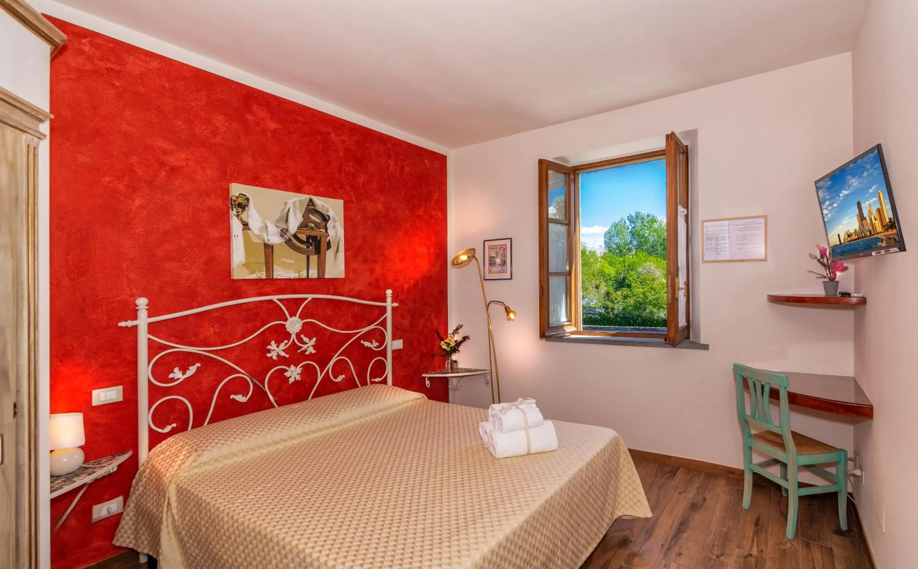 Bed in B&B Il Giardino dei Poeti and Apartaments