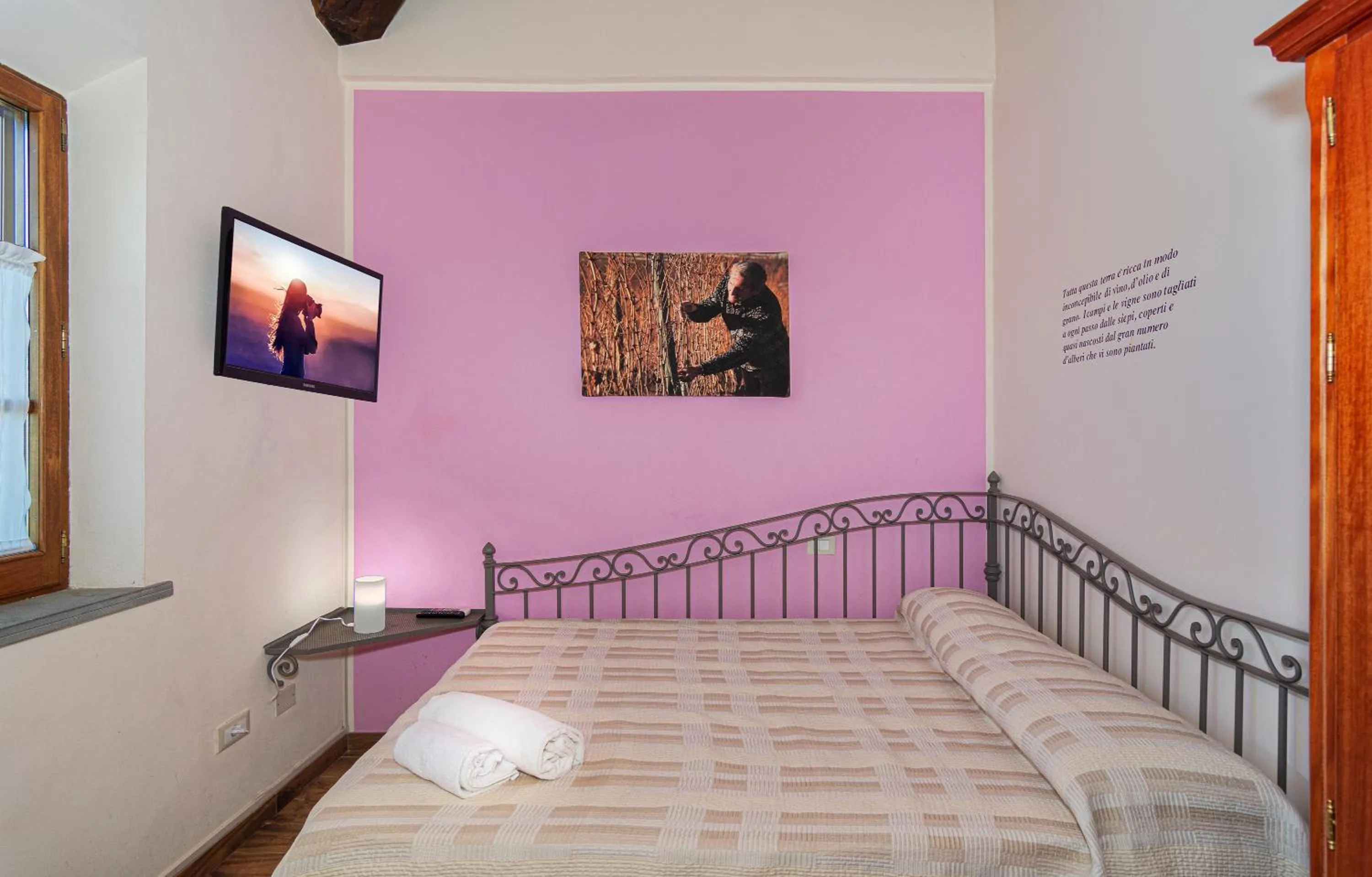 Bed in B&B Il Giardino dei Poeti and Apartaments