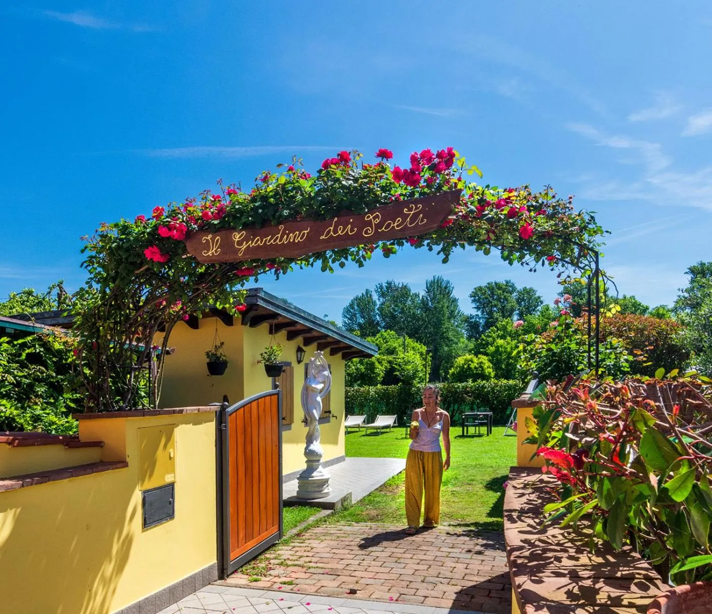 B&B Il Giardino dei Poeti and Apartaments