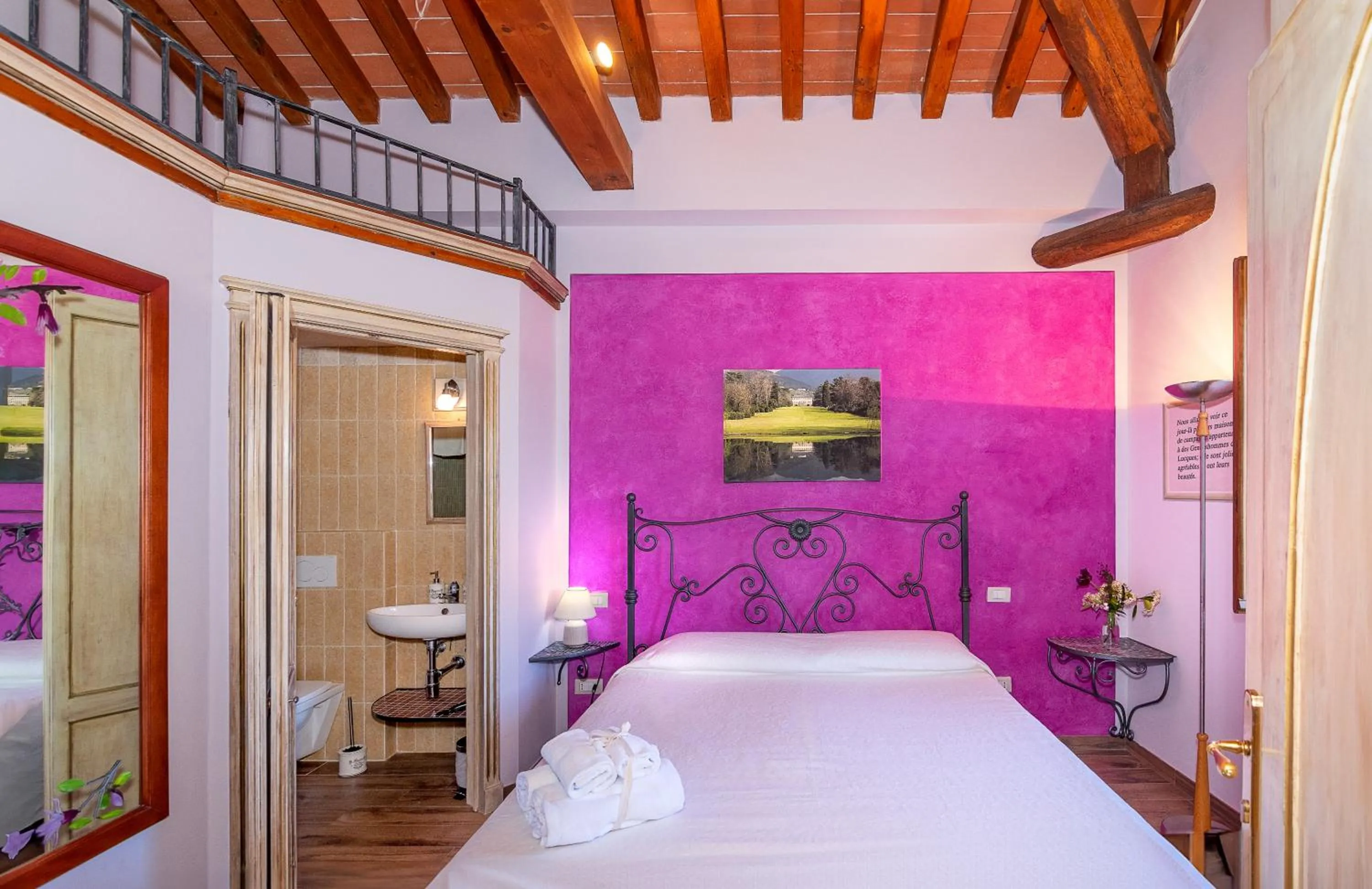 Bed in B&B Il Giardino dei Poeti and Apartaments