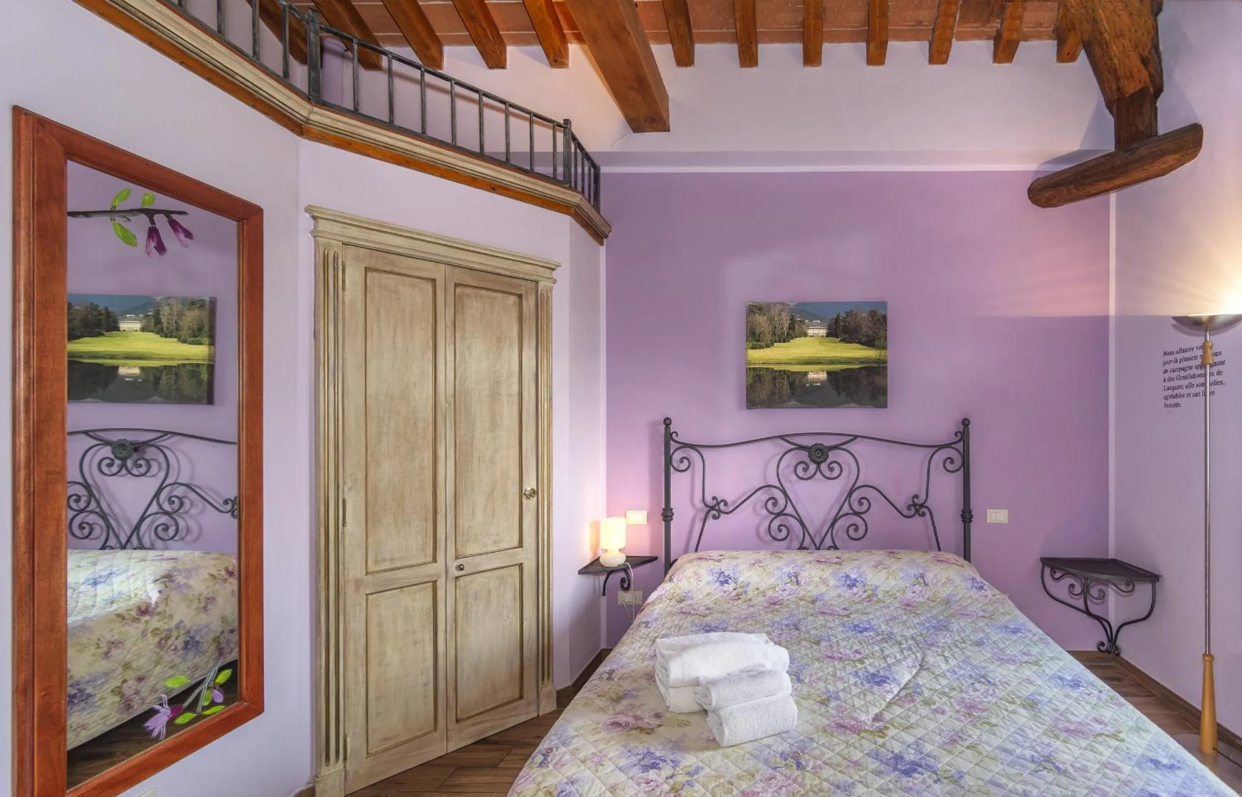 Bed in B&B Il Giardino dei Poeti and Apartaments