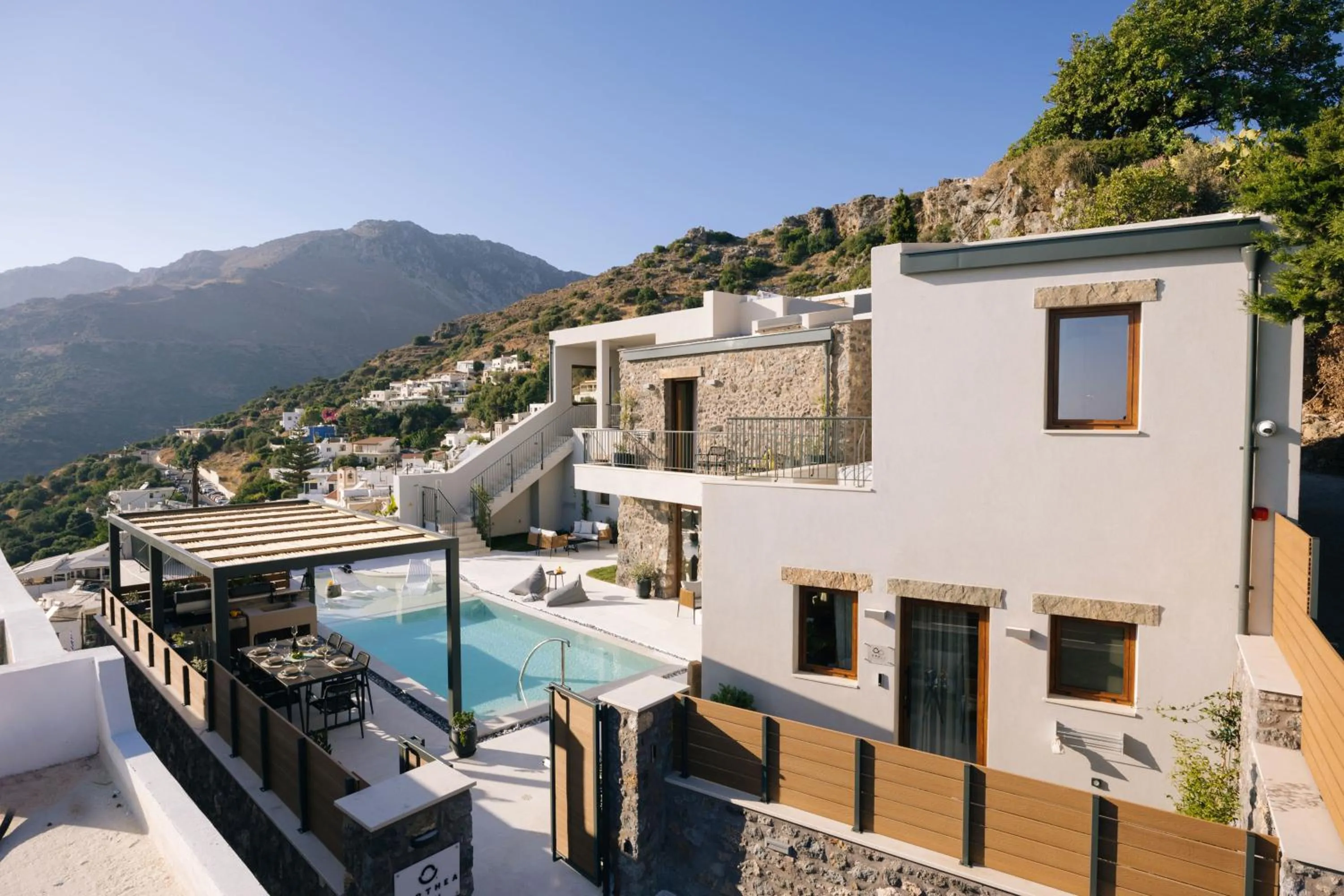 Property building in Mirthea Suites