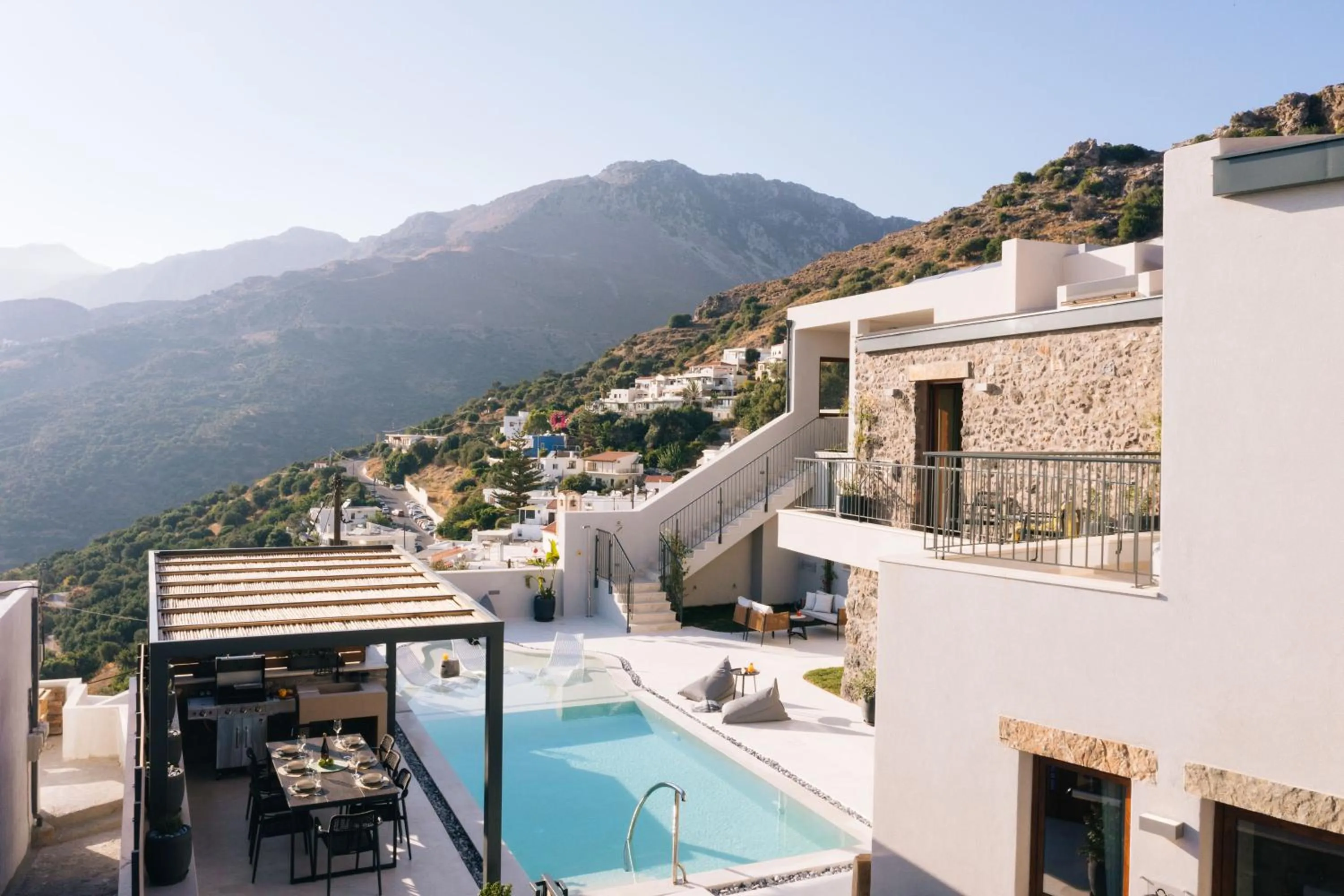 Property building in Mirthea Suites